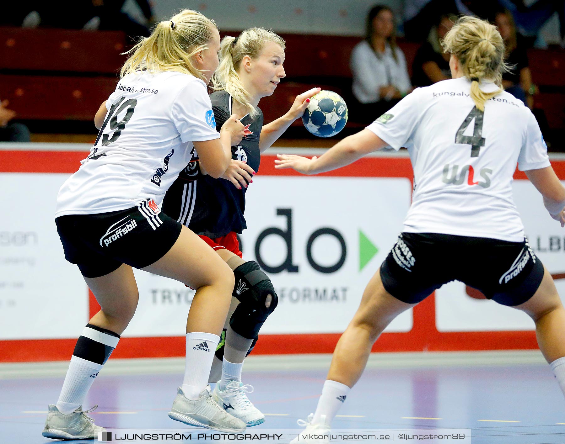 Annliz Cup DHC Slavia Praha-Kungälvs HK 21-26,dam,Skövde Idrottshall,Skövde,Sverige,Handboll,,2019,221366