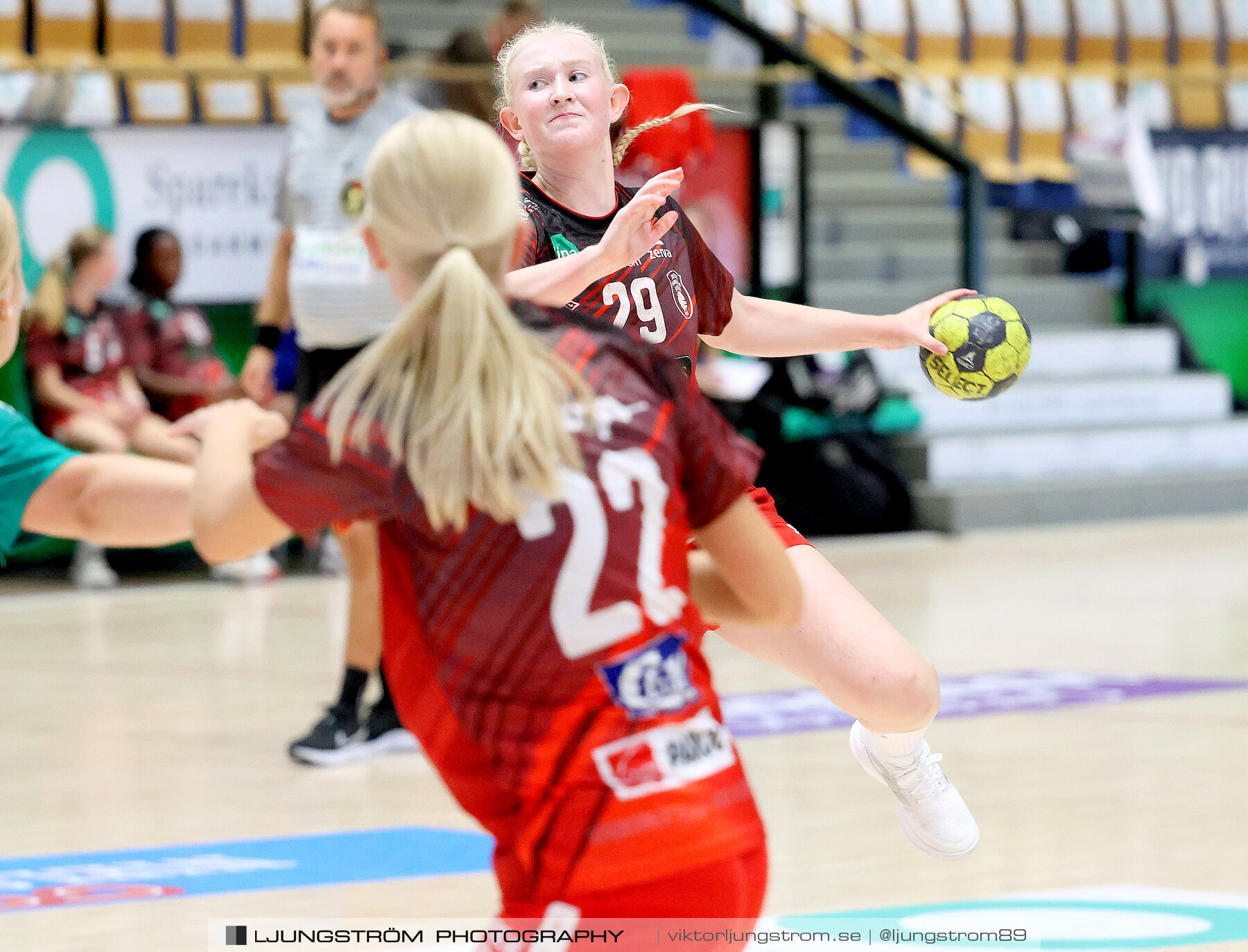 Generation Handball U17 Skövde HF-Viborg HK 1 14-16,dam,Biocirc Arena,Viborg,Danmark,Handboll,,2023,313632