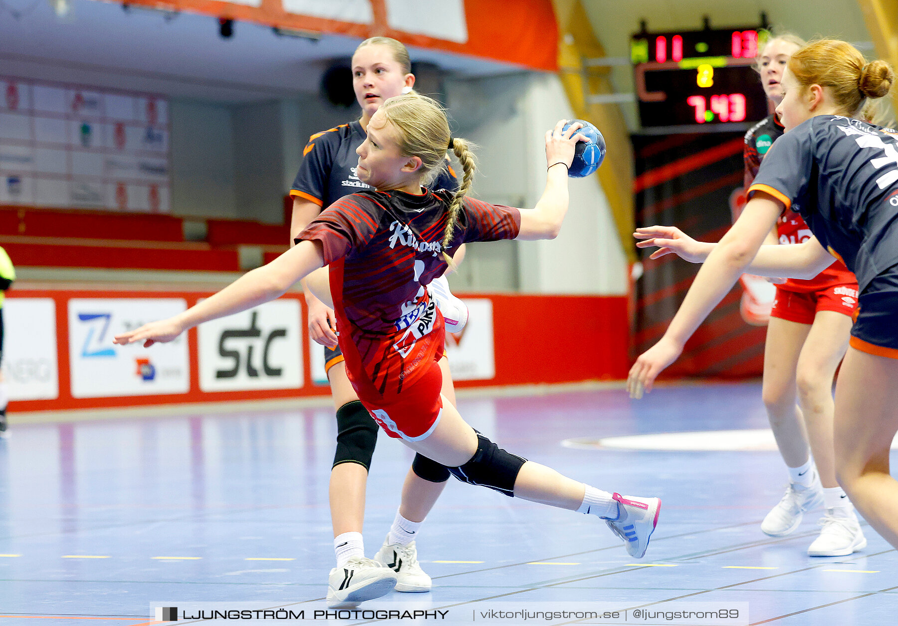 USM F14 Steg 3A Skövde HF Vit-Kristianstad HK 17-18,dam,Skövde Idrottshall,Skövde,Sverige,Ungdoms-SM,Handboll,2024,329625