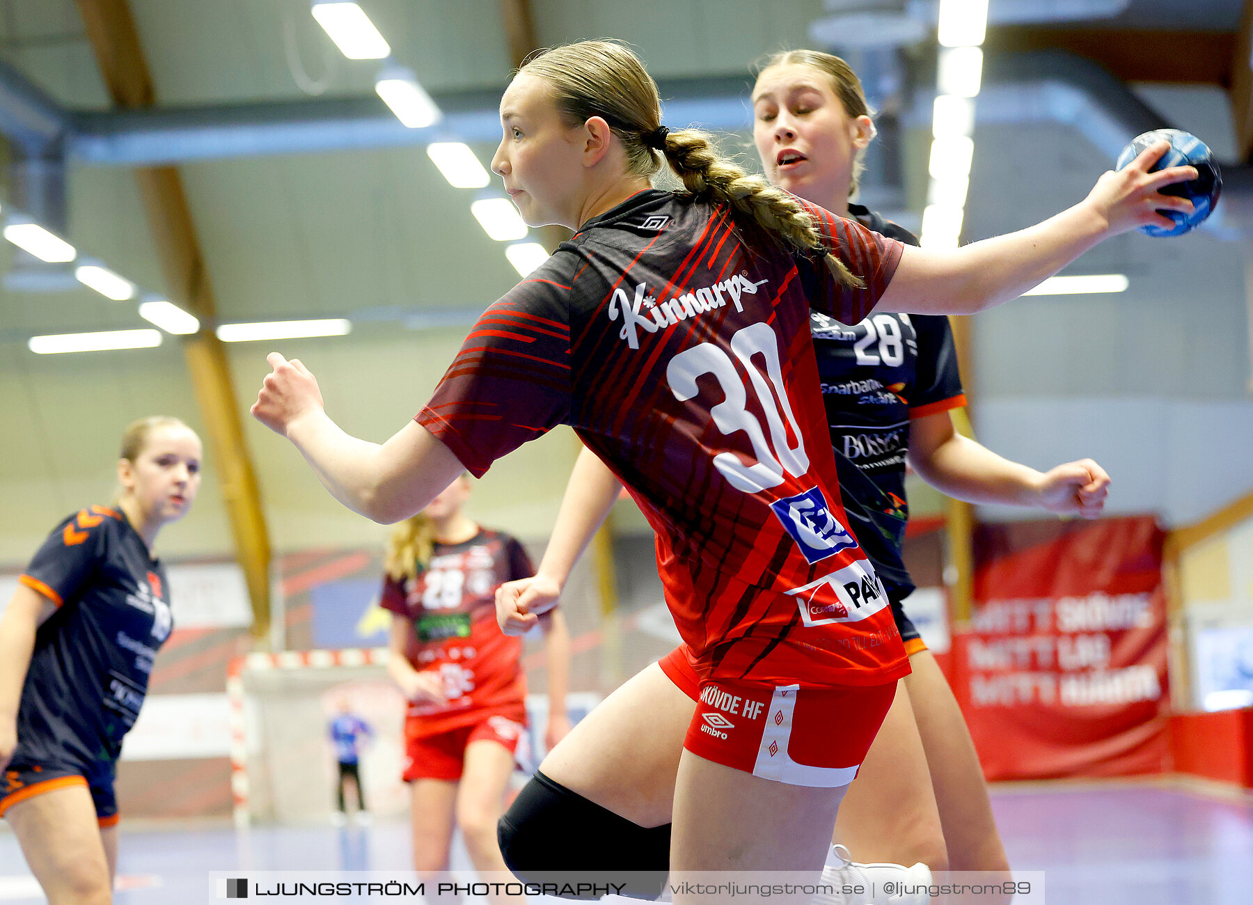 USM F14 Steg 3A Skövde HF Vit-Kristianstad HK 17-18,dam,Skövde Idrottshall,Skövde,Sverige,Ungdoms-SM,Handboll,2024,329680