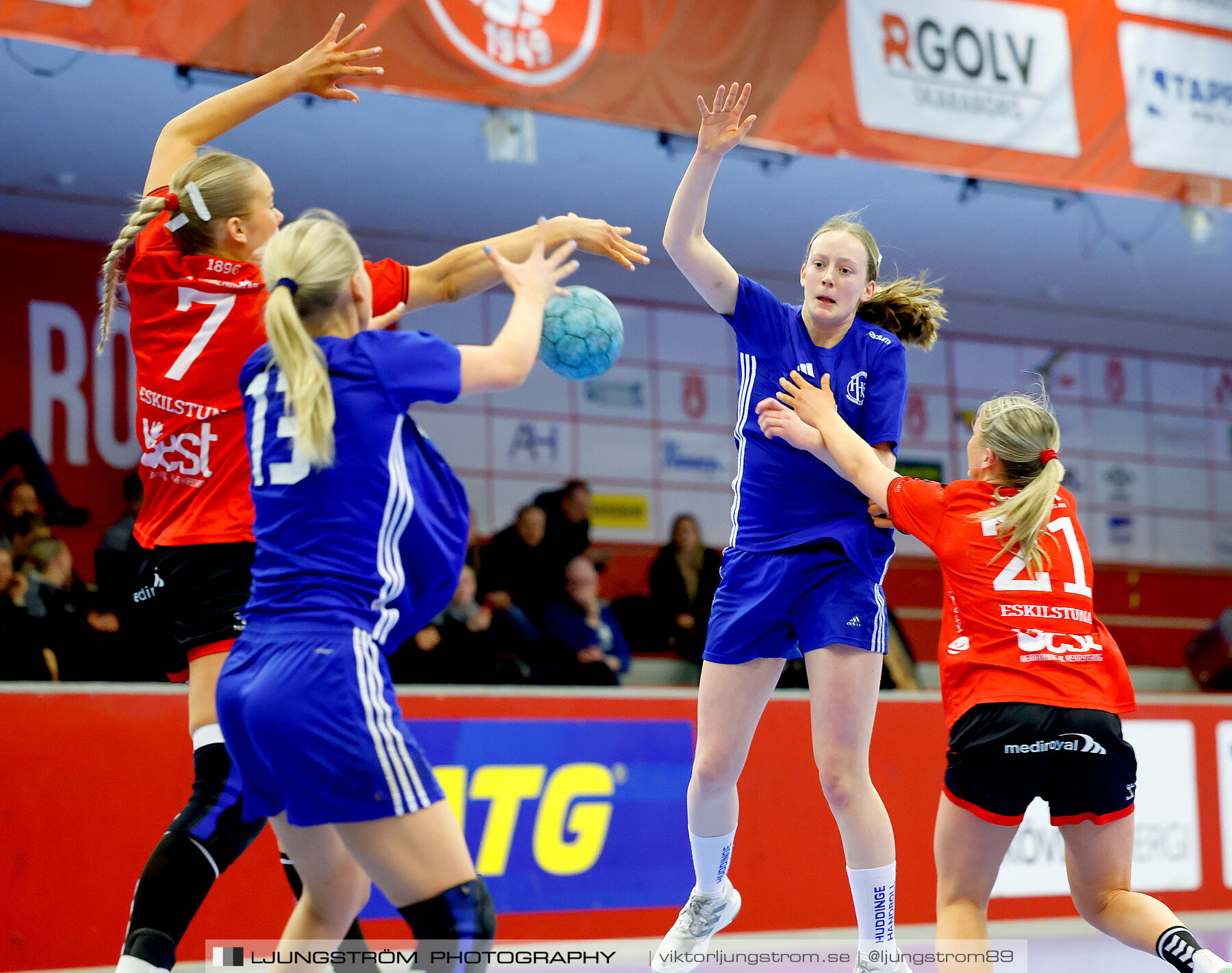 USM F18 Steg 4 Eskilstuna Guif IF-Huddinge HK 18-22,dam,Skövde Idrottshall,Skövde,Sverige,Ungdoms-SM,Handboll,2024,332622