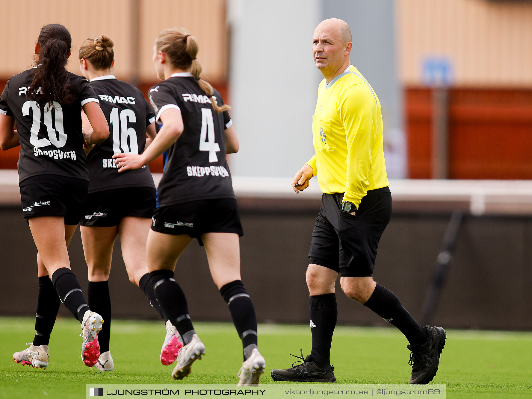 Skövde KIK-Ulvåkers IF 3-0,dam,Södermalms IP,Skövde,Sverige,Fotboll,,2024,340581