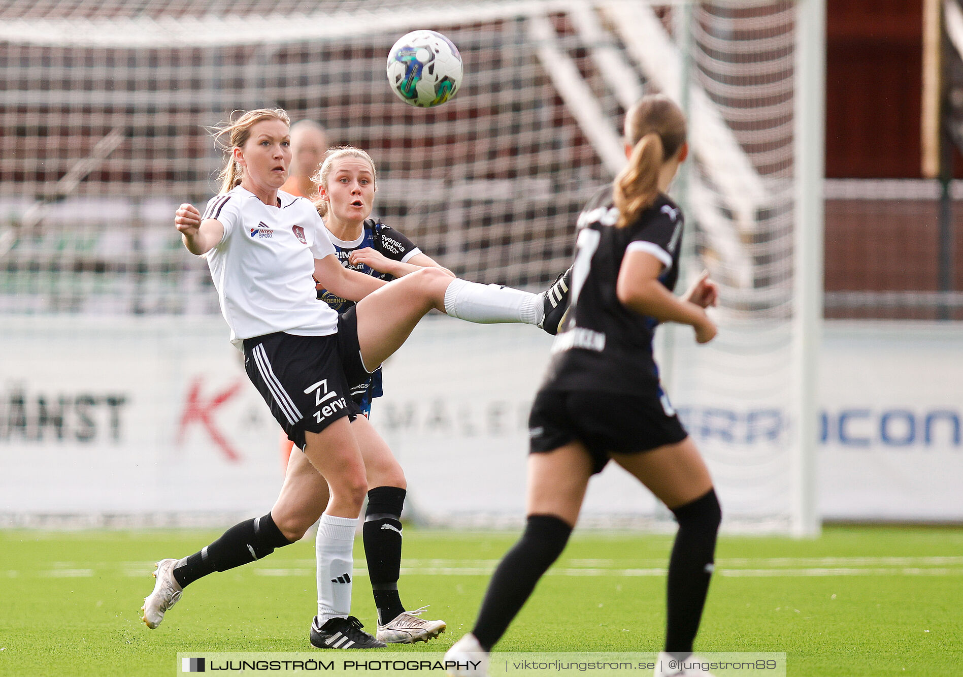 Skövde KIK-Ulvåkers IF 3-0,dam,Södermalms IP,Skövde,Sverige,Fotboll,,2024,340600