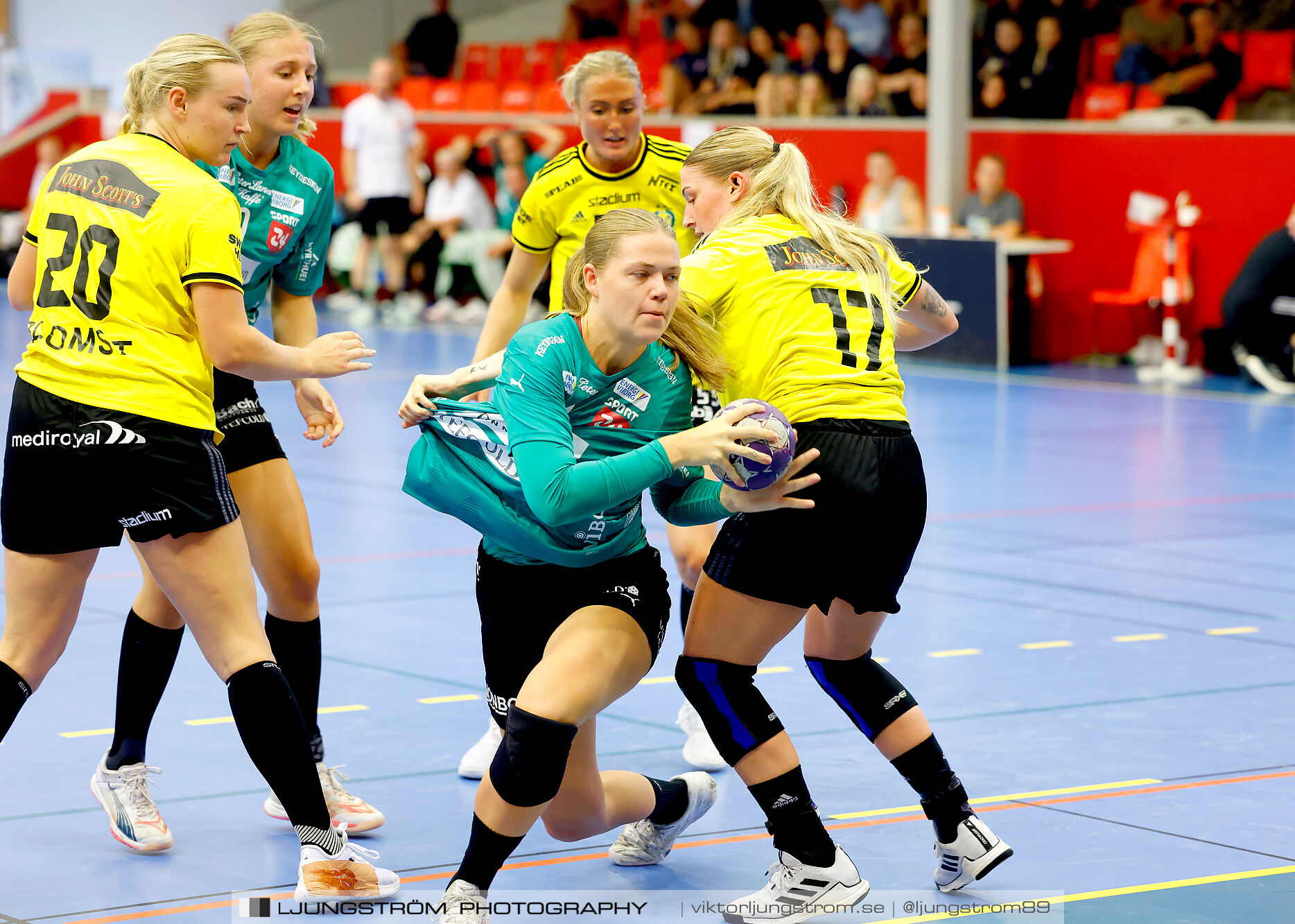 Annliz Cup Superelit Viborg HK-IK Sävehof 34-32,dam,Skövde Idrottshall,Skövde,Sverige,Fotboll,,2024,340983