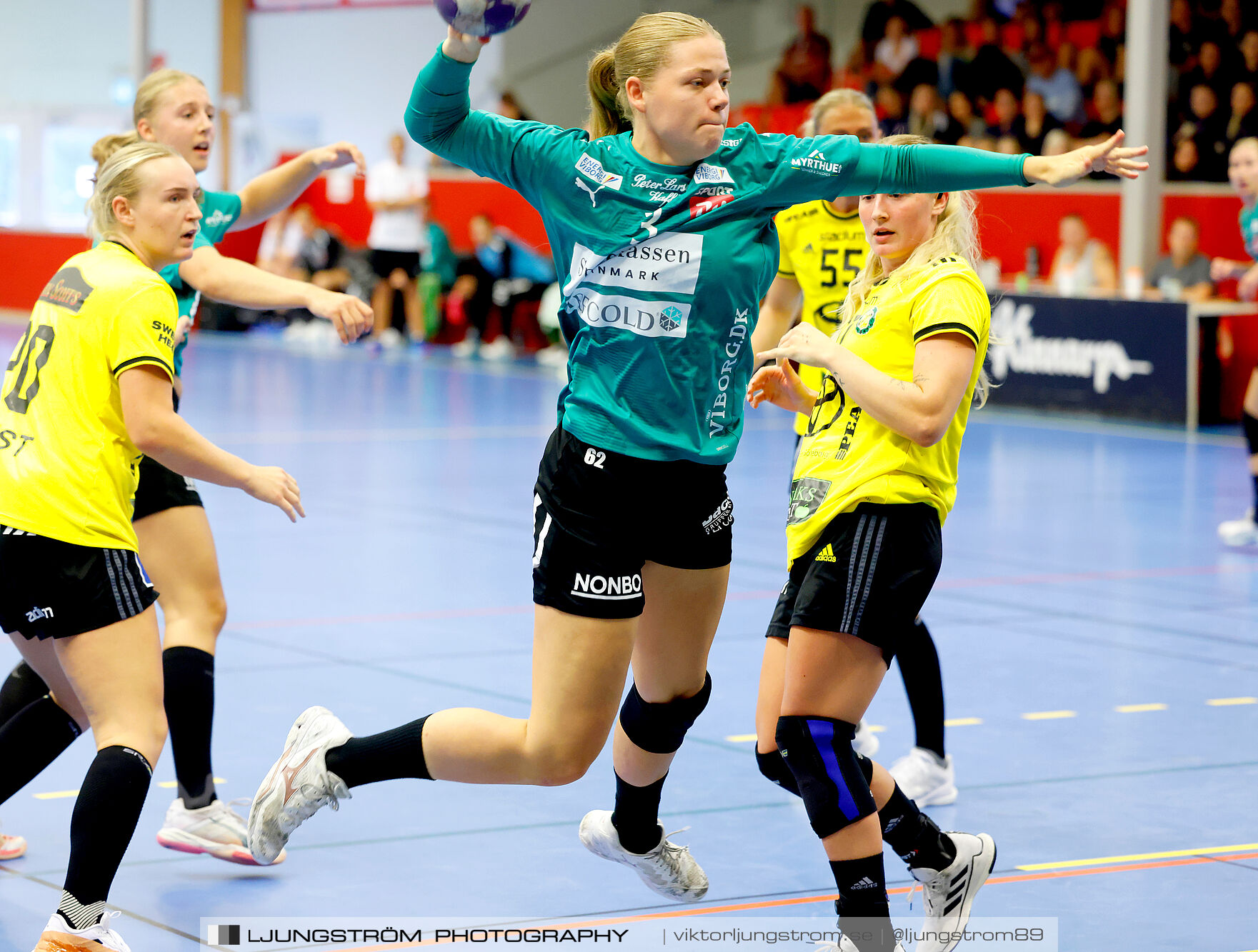 Annliz Cup Superelit Viborg HK-IK Sävehof 34-32,dam,Skövde Idrottshall,Skövde,Sverige,Fotboll,,2024,340984