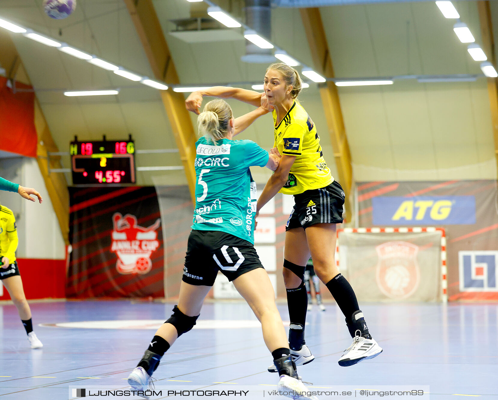 Annliz Cup Superelit Viborg HK-IK Sävehof 34-32,dam,Skövde Idrottshall,Skövde,Sverige,Fotboll,,2024,341033