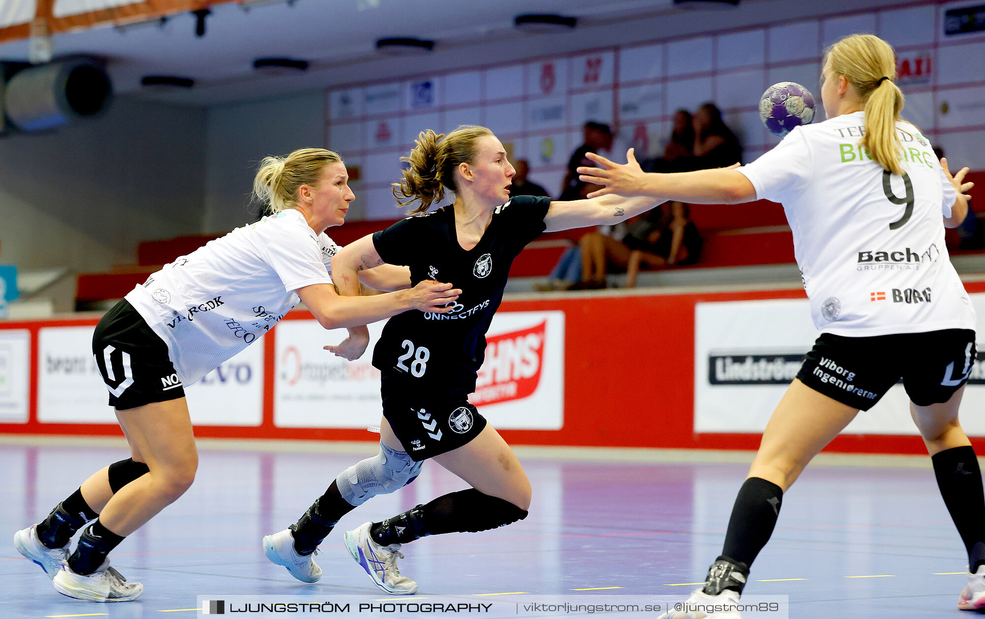 Annliz Cup FINAL Viborg HK-København Håndbold 31-33,dam,Skövde Idrottshall,Skövde,Sverige,Handboll,,2024,342573