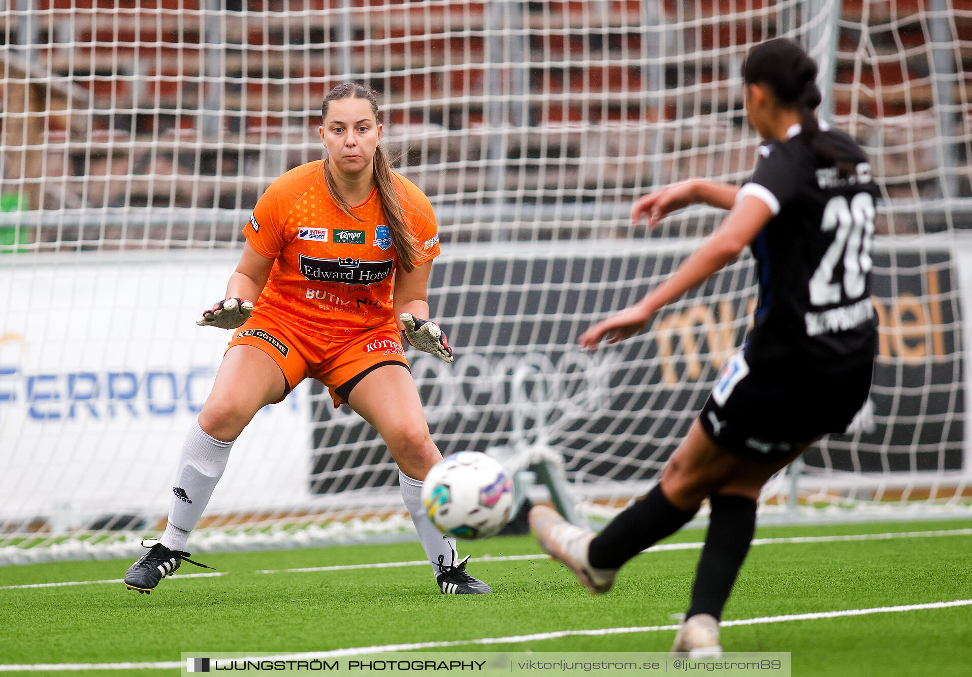 Skövde KIK-Götene FK 2-0,dam,Södermalms IP,Skövde,Sverige,Fotboll,,2024,342844