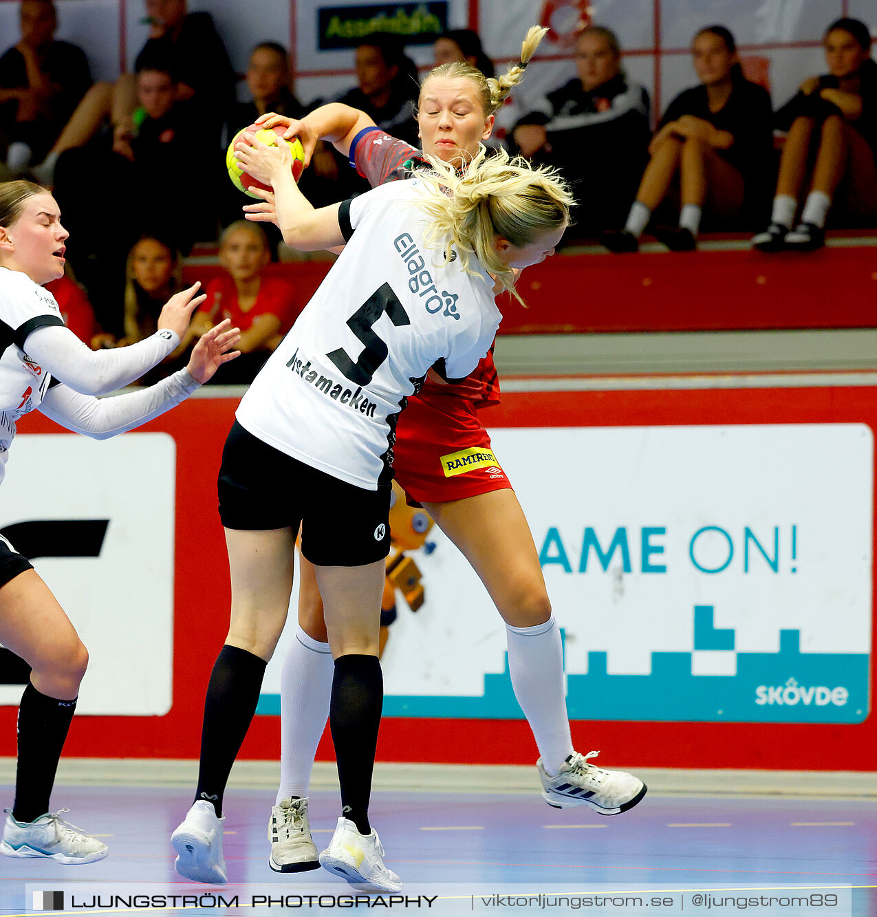 ATG Svenska Cupen Skövde HF-VästeråsIrsta HF 27-28,dam,Skövde Idrottshall,Skövde,Sverige,Handboll,,2024,343245