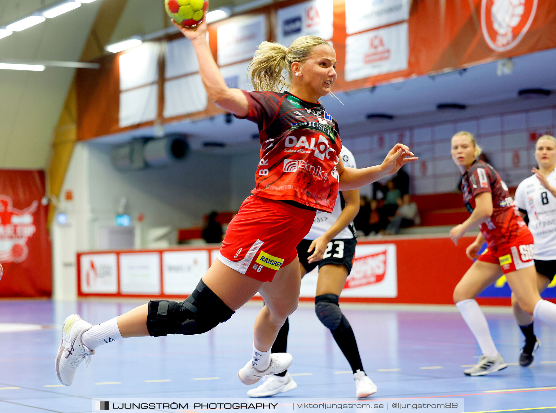 ATG Svenska Cupen Skövde HF-VästeråsIrsta HF 27-28,dam,Skövde Idrottshall,Skövde,Sverige,Handboll,,2024,343259