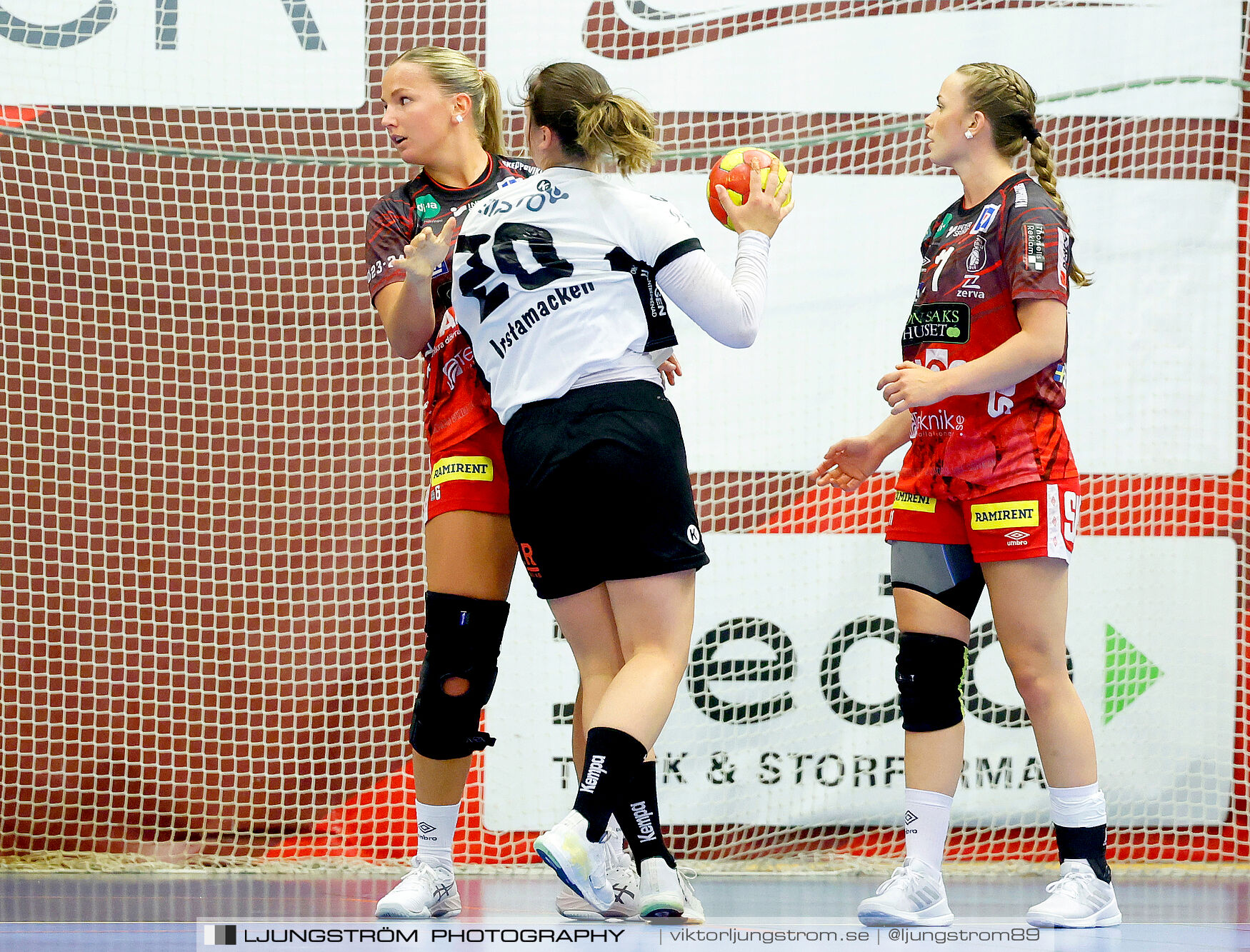 ATG Svenska Cupen Skövde HF-VästeråsIrsta HF 27-28,dam,Skövde Idrottshall,Skövde,Sverige,Handboll,,2024,343261