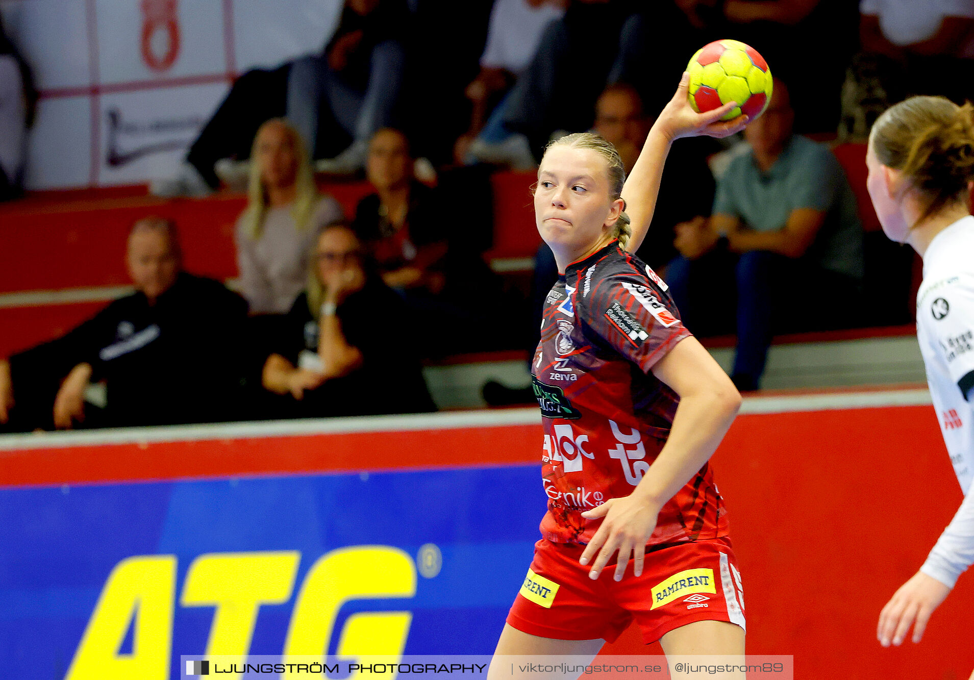 ATG Svenska Cupen Skövde HF-VästeråsIrsta HF 27-28,dam,Skövde Idrottshall,Skövde,Sverige,Handboll,,2024,343265