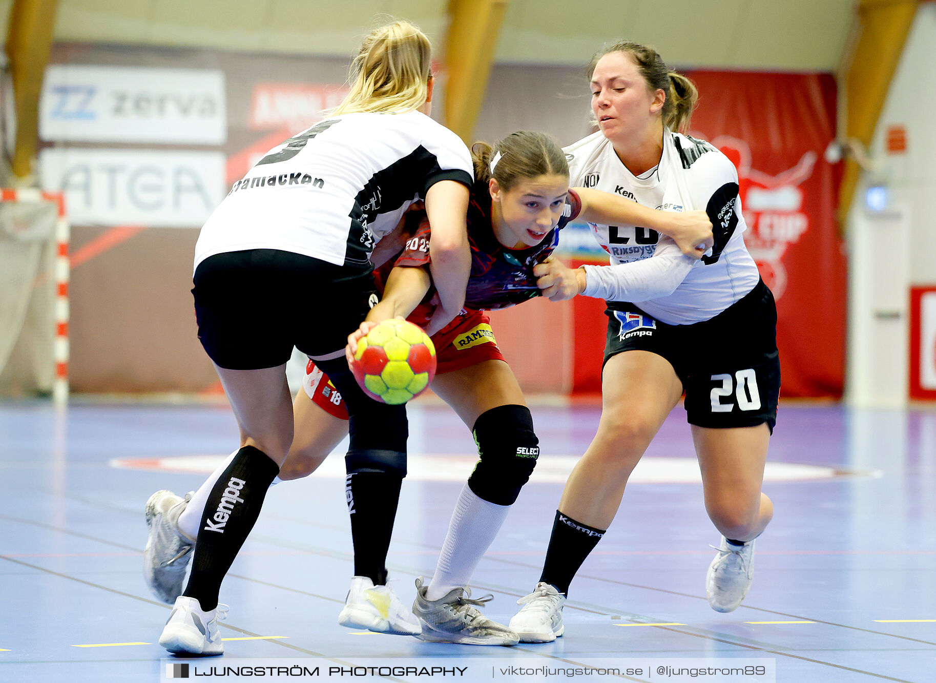 ATG Svenska Cupen Skövde HF-VästeråsIrsta HF 27-28,dam,Skövde Idrottshall,Skövde,Sverige,Handboll,,2024,343272