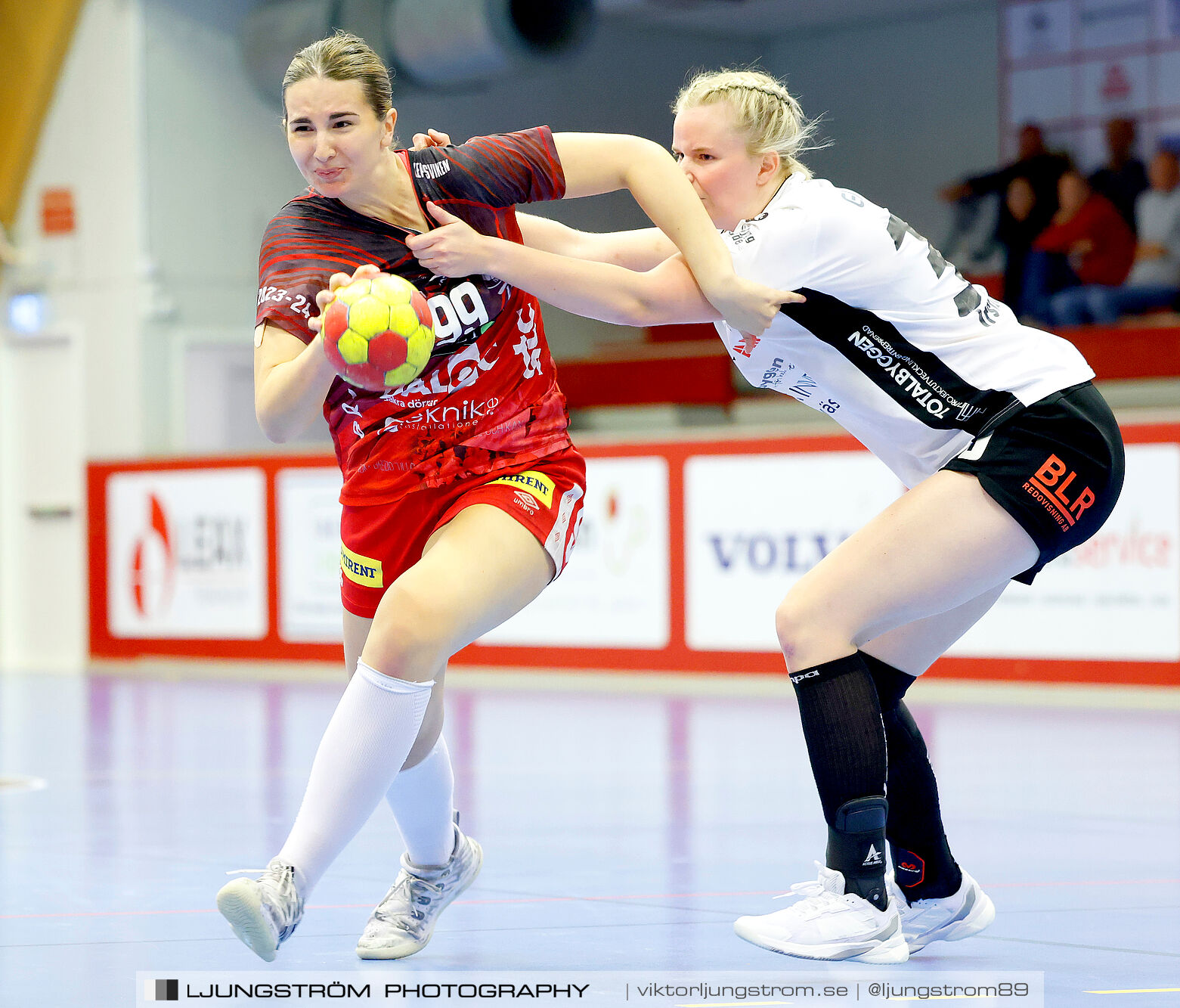 ATG Svenska Cupen Skövde HF-VästeråsIrsta HF 27-28,dam,Skövde Idrottshall,Skövde,Sverige,Handboll,,2024,343296