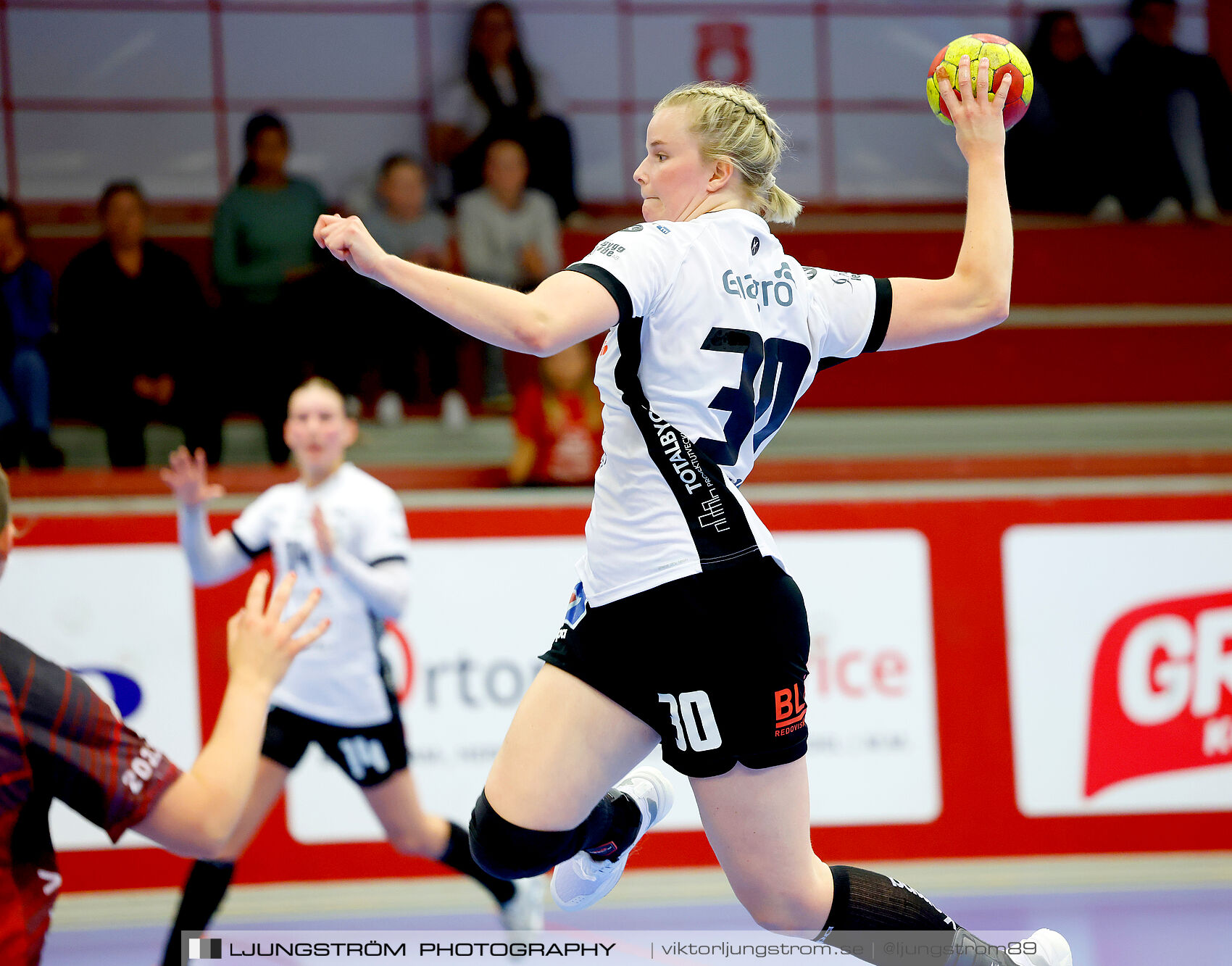 ATG Svenska Cupen Skövde HF-VästeråsIrsta HF 27-28,dam,Skövde Idrottshall,Skövde,Sverige,Handboll,,2024,343519