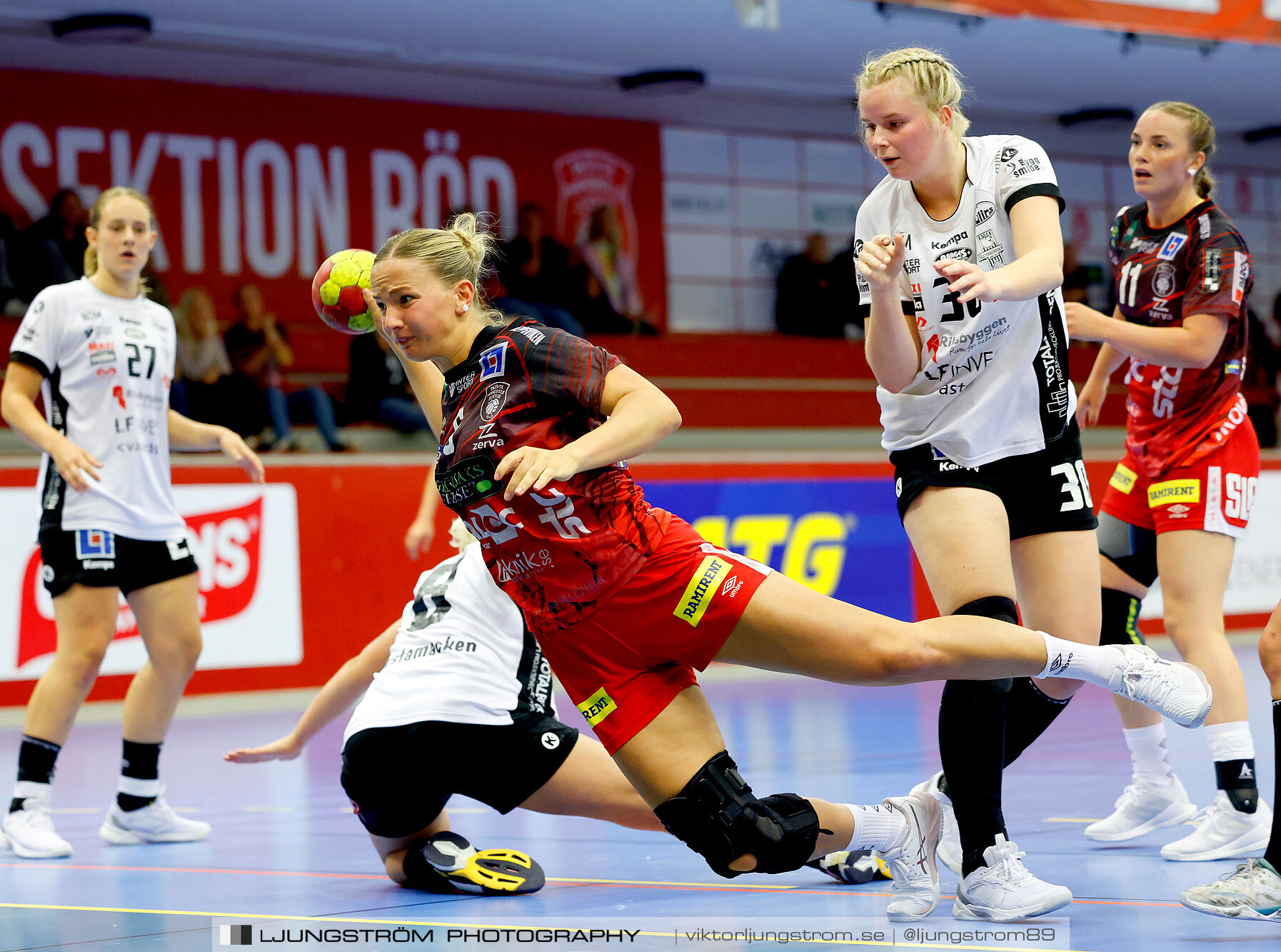 ATG Svenska Cupen Skövde HF-VästeråsIrsta HF 27-28,dam,Skövde Idrottshall,Skövde,Sverige,Handboll,,2024,343625