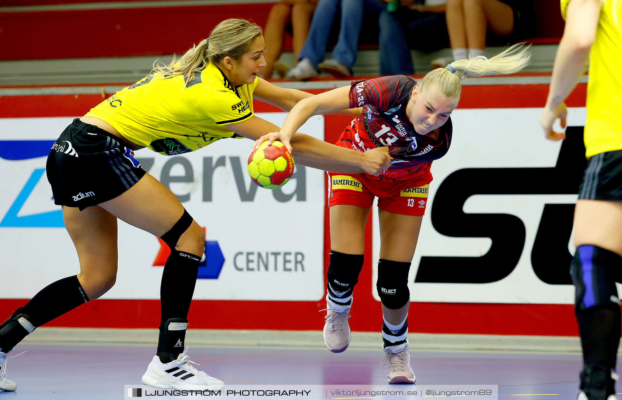 ATG Svenska Cupen 1/8-final Skövde HF-IK Sävehof 25-35,dam,Skövde Idrottshall,Skövde,Sverige,Handboll,,2024,345558