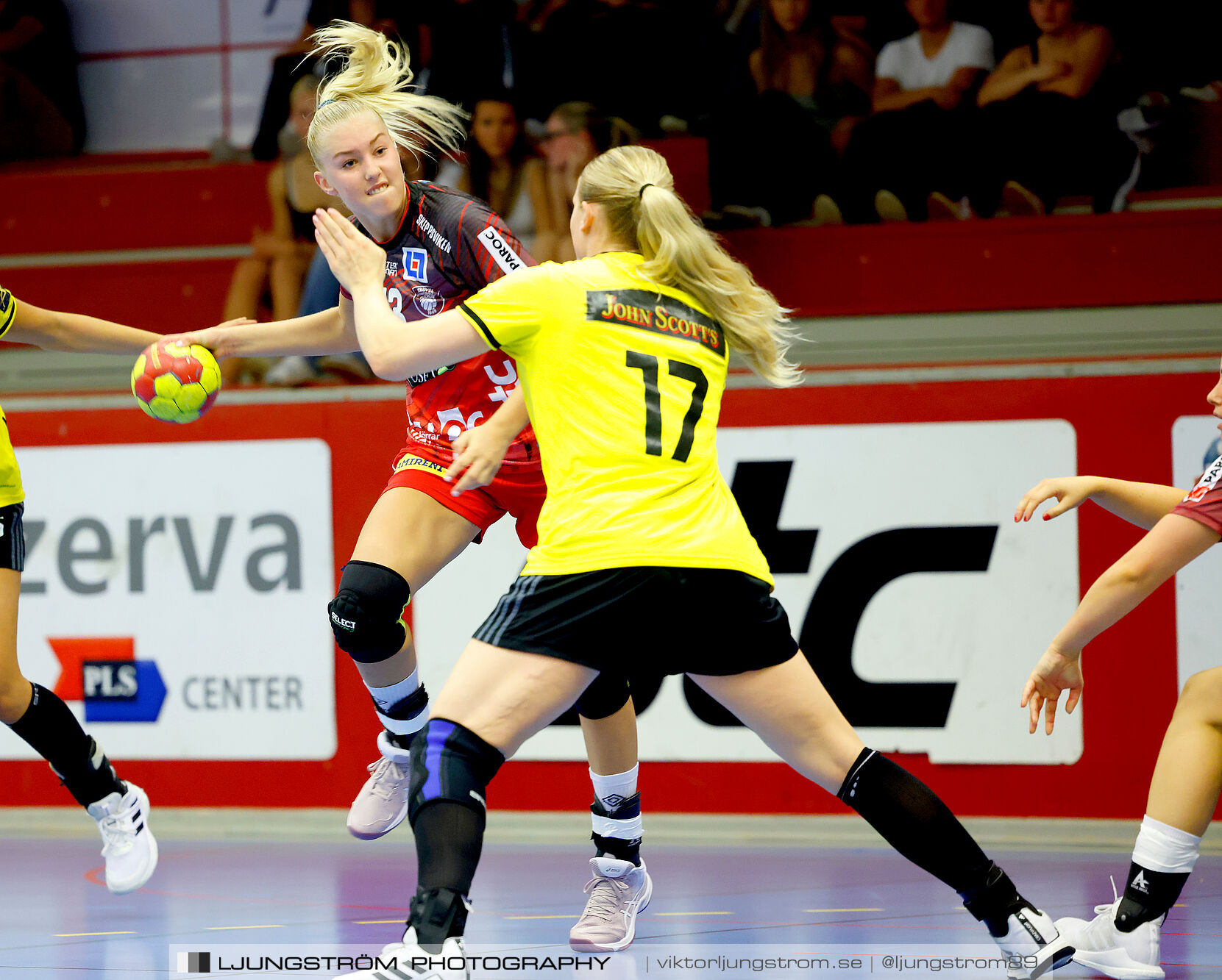 ATG Svenska Cupen 1/8-final Skövde HF-IK Sävehof 25-35,dam,Skövde Idrottshall,Skövde,Sverige,Handboll,,2024,345560