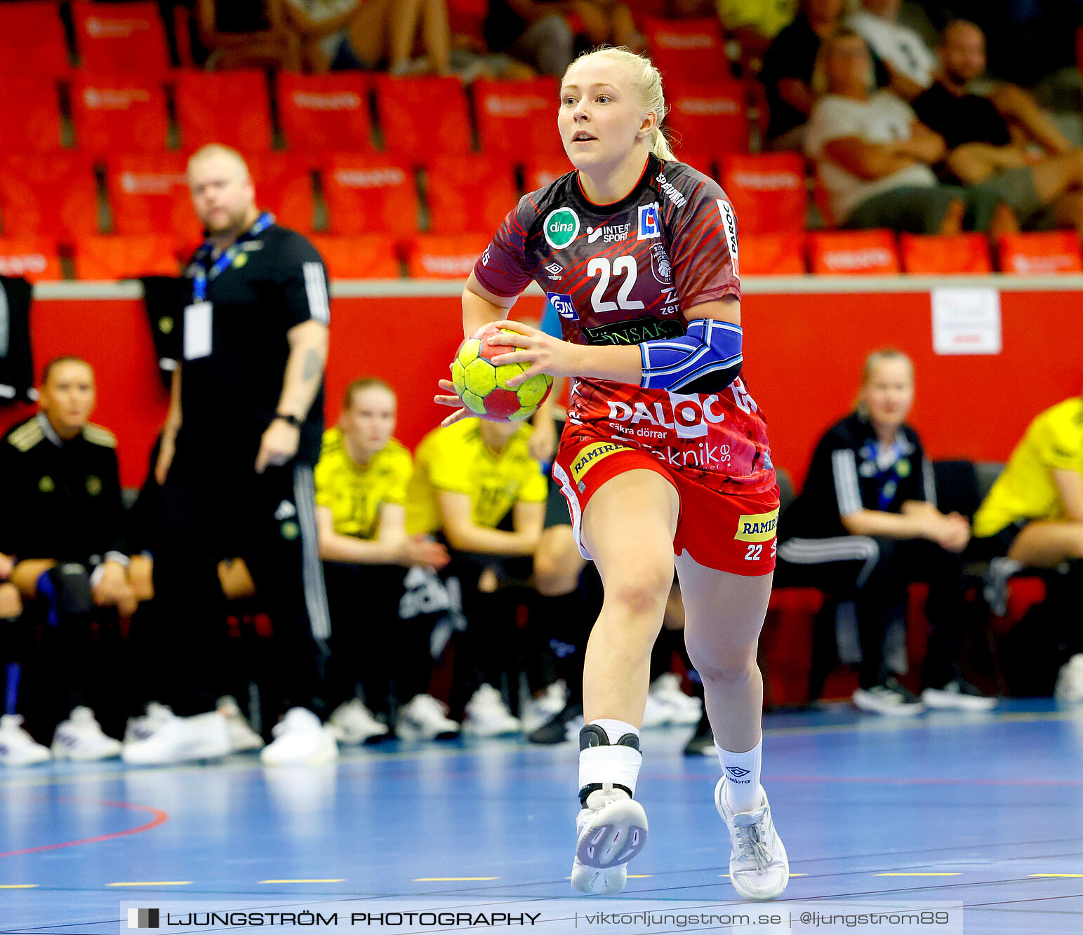 ATG Svenska Cupen 1/8-final Skövde HF-IK Sävehof 25-35,dam,Skövde Idrottshall,Skövde,Sverige,Handboll,,2024,345566