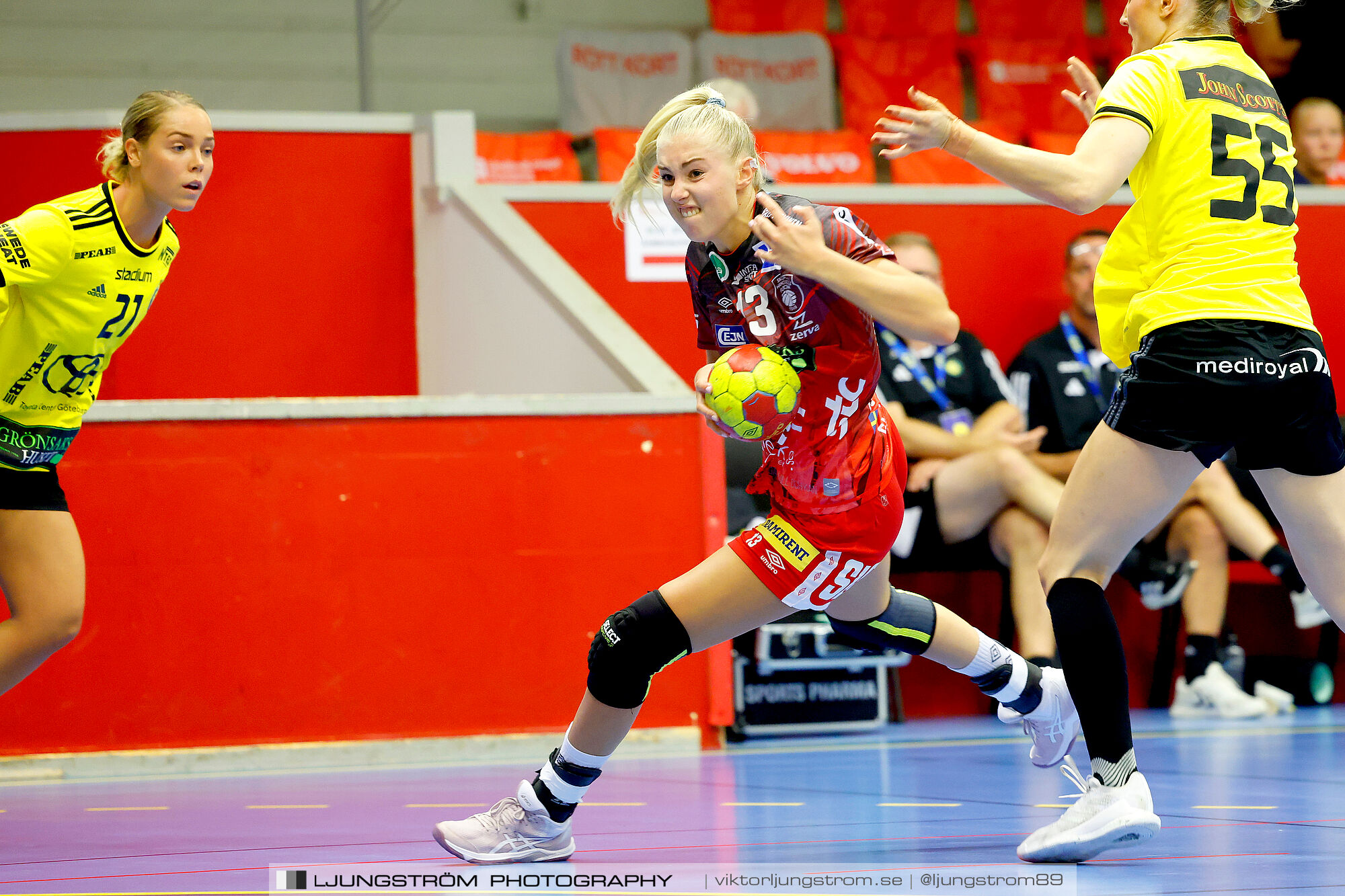 ATG Svenska Cupen 1/8-final Skövde HF-IK Sävehof 25-35,dam,Skövde Idrottshall,Skövde,Sverige,Handboll,,2024,345572