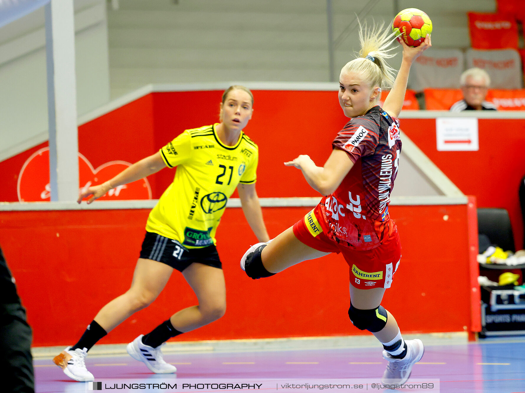 ATG Svenska Cupen 1/8-final Skövde HF-IK Sävehof 25-35,dam,Skövde Idrottshall,Skövde,Sverige,Handboll,,2024,345573