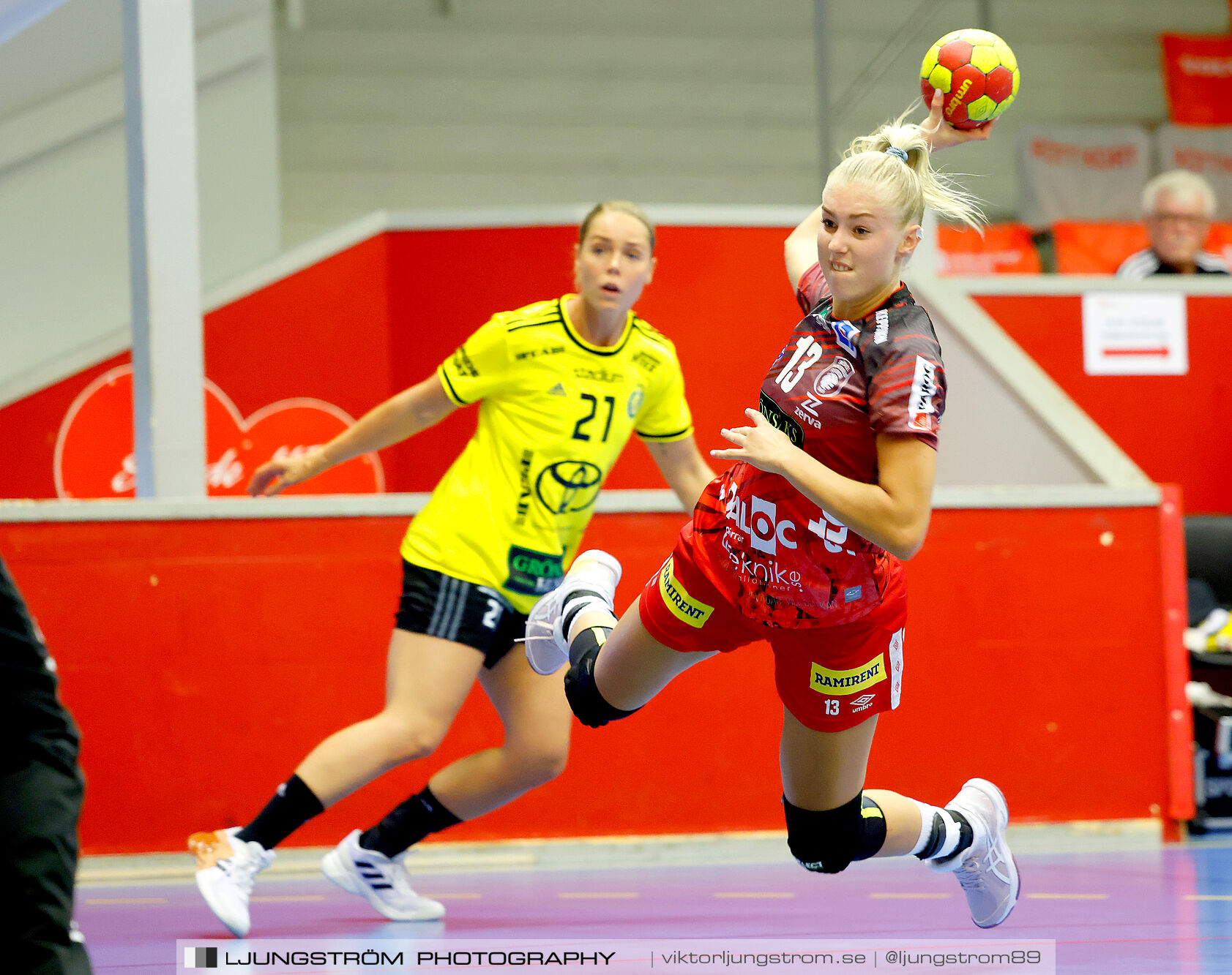 ATG Svenska Cupen 1/8-final Skövde HF-IK Sävehof 25-35,dam,Skövde Idrottshall,Skövde,Sverige,Handboll,,2024,345574