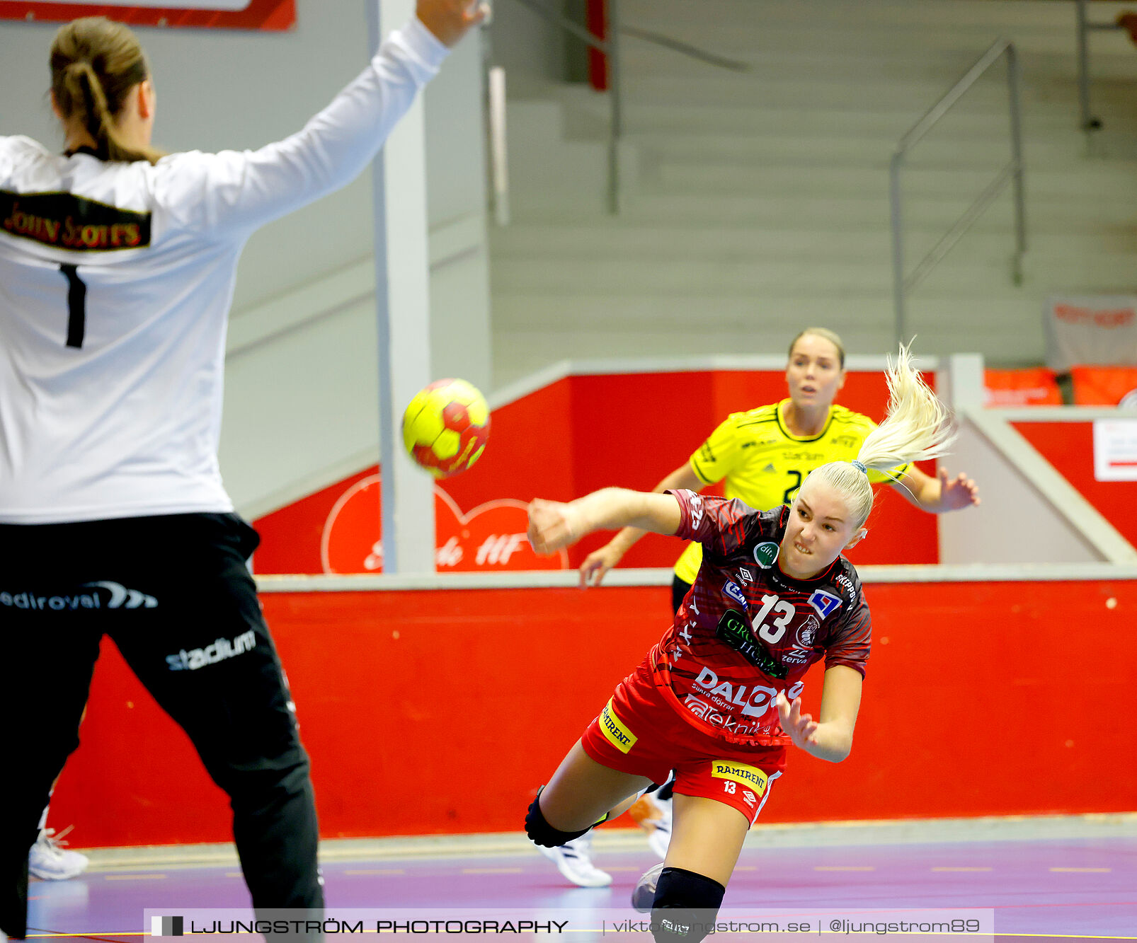 ATG Svenska Cupen 1/8-final Skövde HF-IK Sävehof 25-35,dam,Skövde Idrottshall,Skövde,Sverige,Handboll,,2024,345575