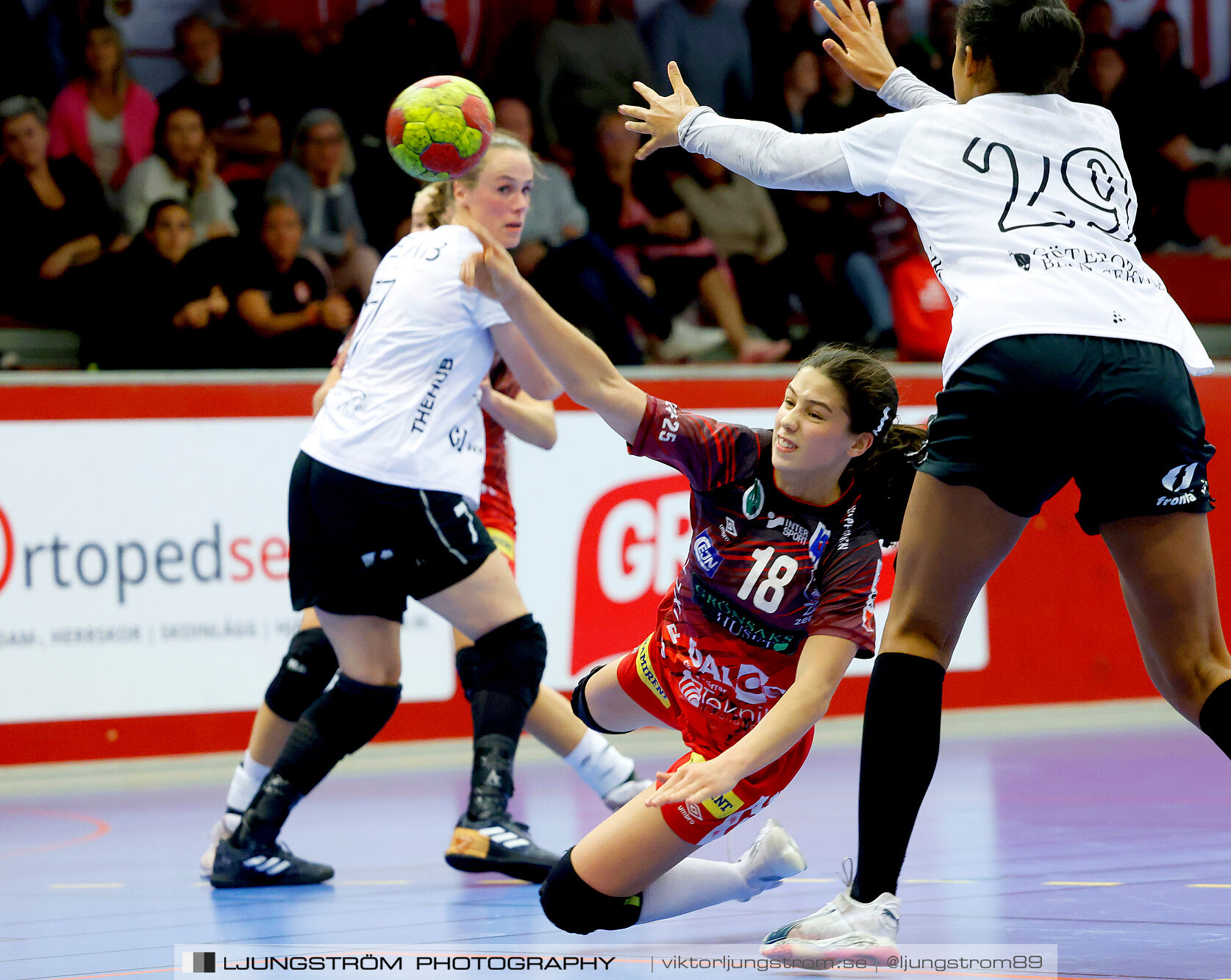 Skövde HF-Önnereds HK 26-27,dam,Skövde Idrottshall,Skövde,Sverige,Handboll,,2024,347840