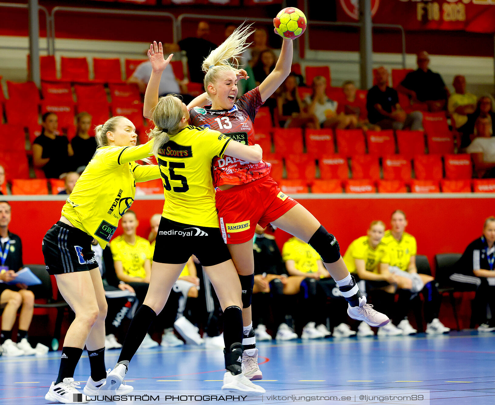 ATG Svenska Cupen 1/8-final Skövde HF-IK Sävehof 25-35,dam,Skövde Idrottshall,Skövde,Sverige,Handboll,,2024,348050