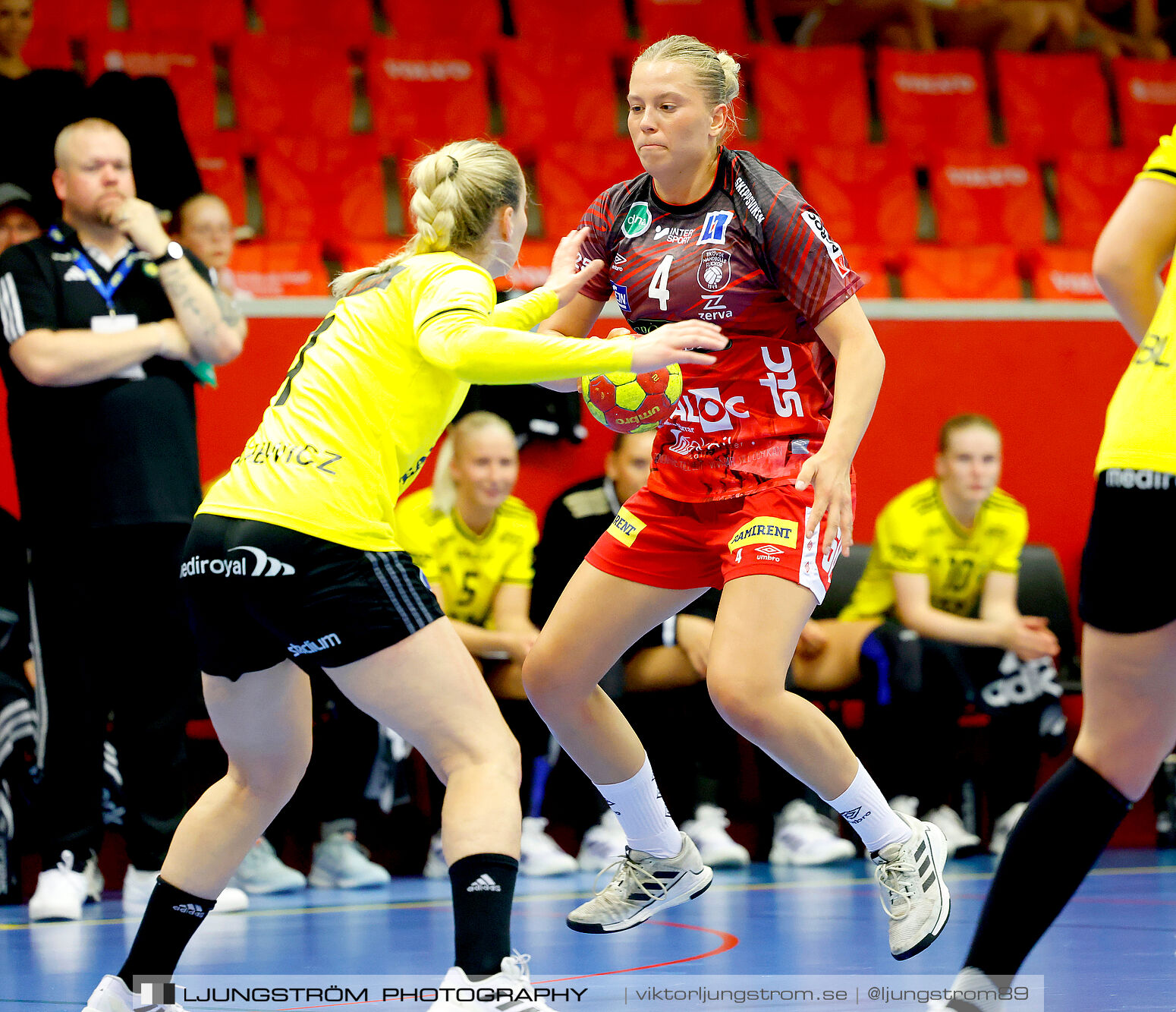 ATG Svenska Cupen 1/8-final Skövde HF-IK Sävehof 25-35,dam,Skövde Idrottshall,Skövde,Sverige,Handboll,,2024,348052