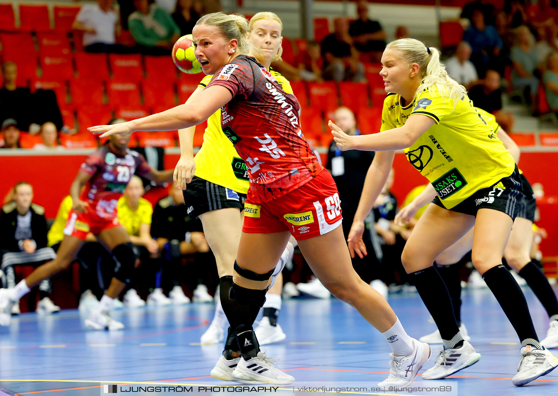 ATG Svenska Cupen 1/8-final Skövde HF-IK Sävehof 25-35,dam,Skövde Idrottshall,Skövde,Sverige,Handboll,,2024,348058