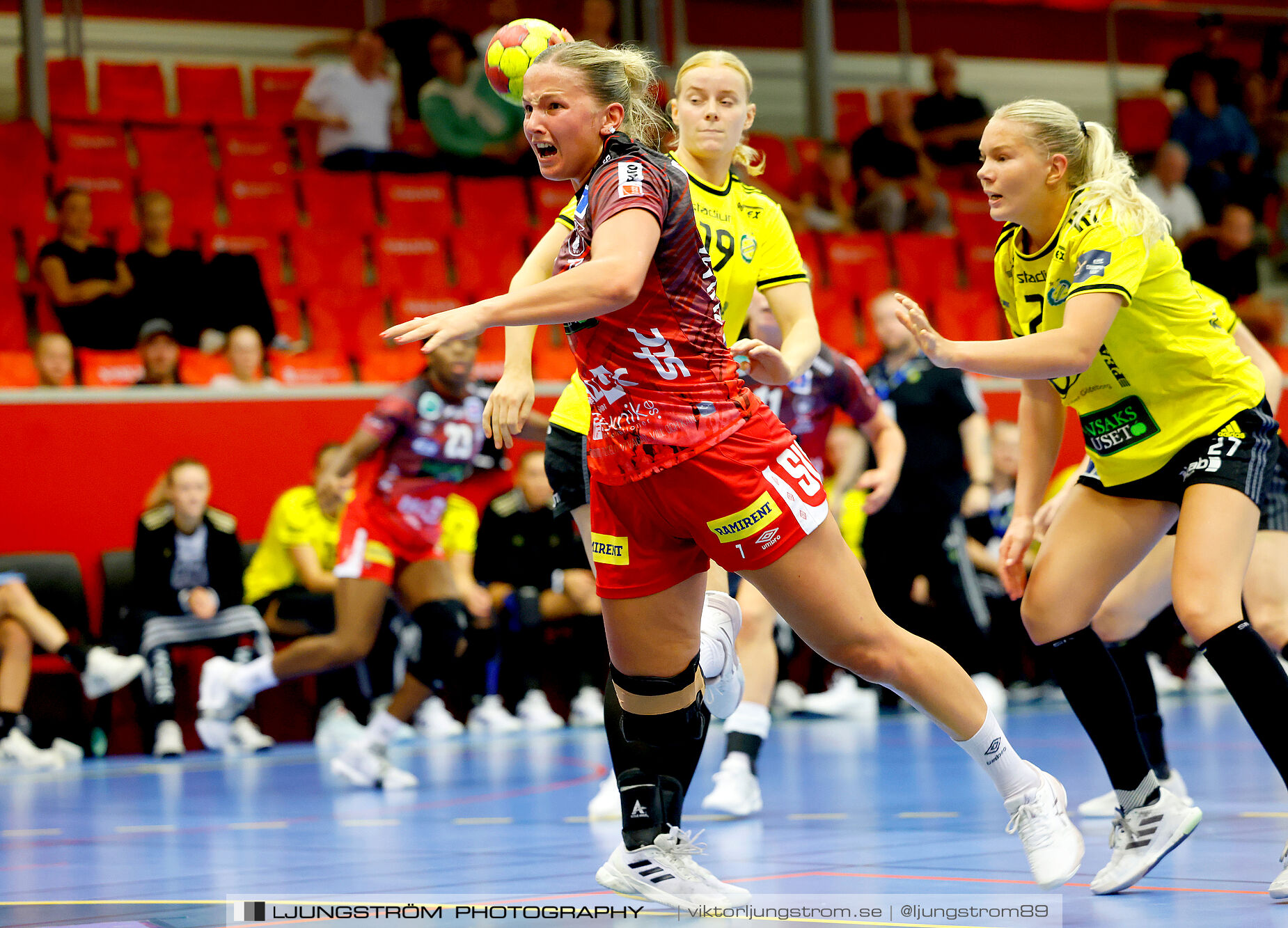 ATG Svenska Cupen 1/8-final Skövde HF-IK Sävehof 25-35,dam,Skövde Idrottshall,Skövde,Sverige,Handboll,,2024,348059