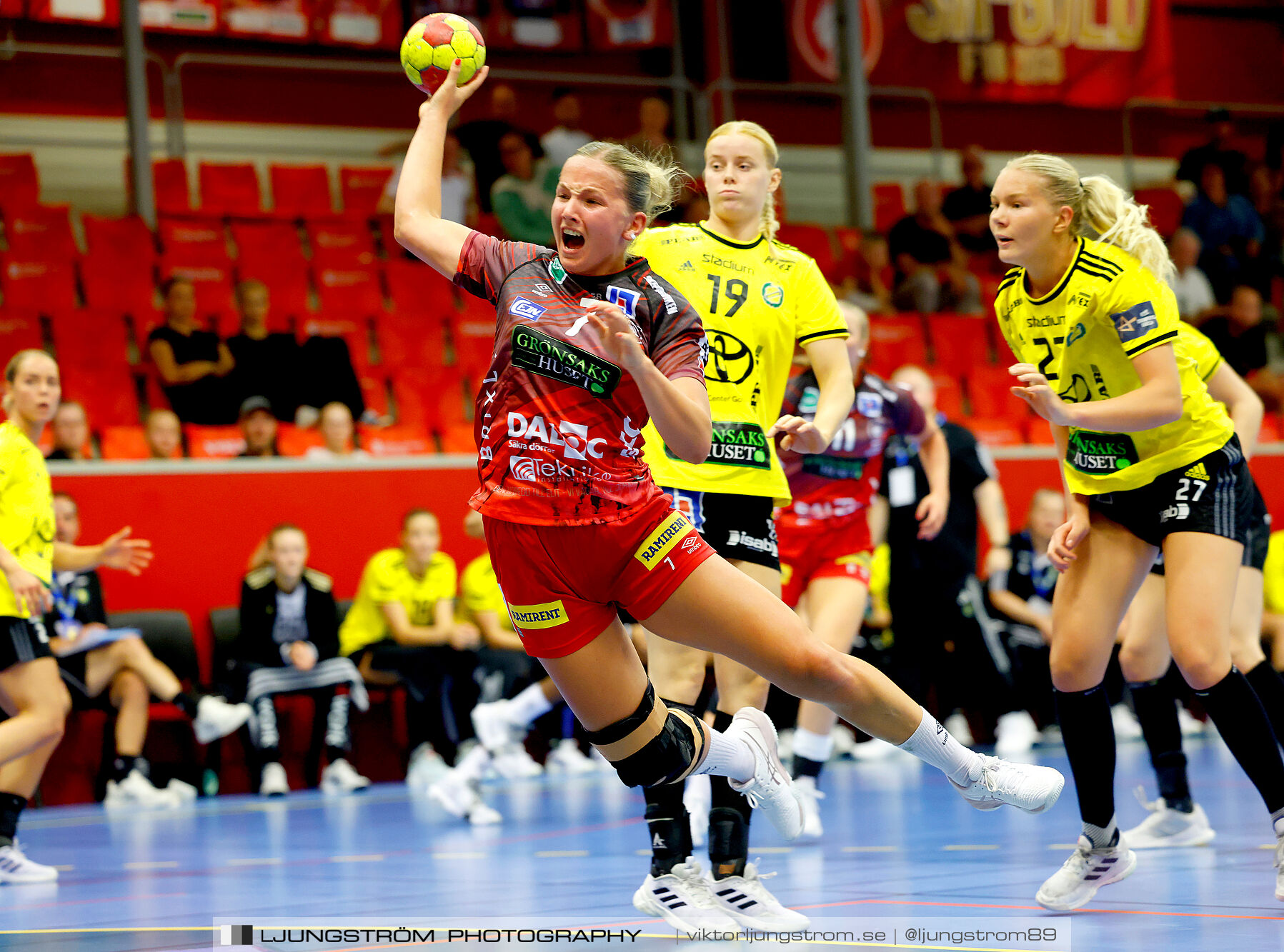 ATG Svenska Cupen 1/8-final Skövde HF-IK Sävehof 25-35,dam,Skövde Idrottshall,Skövde,Sverige,Handboll,,2024,348061