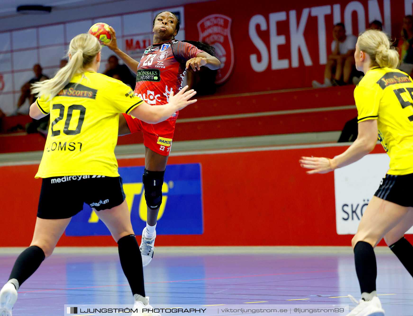 ATG Svenska Cupen 1/8-final Skövde HF-IK Sävehof 25-35,dam,Skövde Idrottshall,Skövde,Sverige,Handboll,,2024,348095