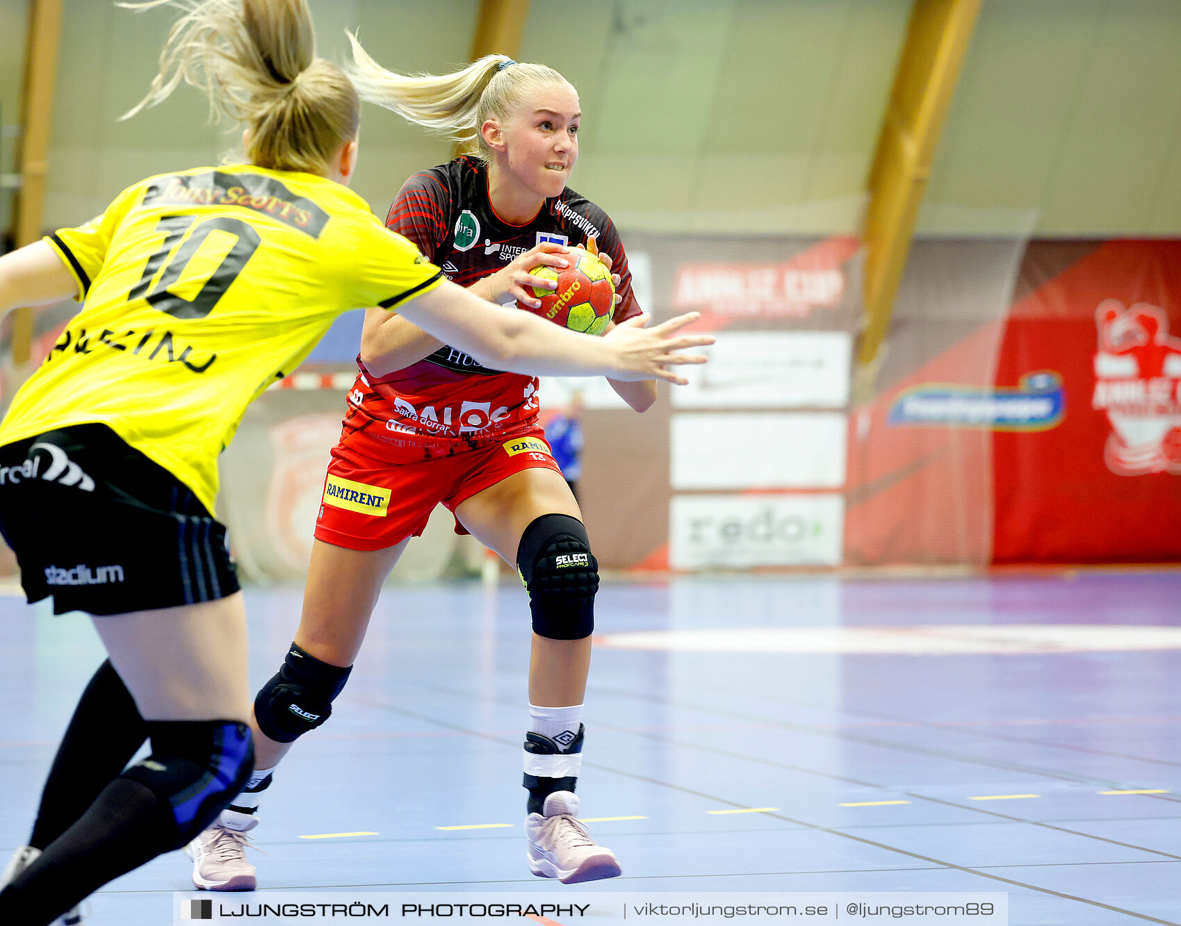 ATG Svenska Cupen 1/8-final Skövde HF-IK Sävehof 25-35,dam,Skövde Idrottshall,Skövde,Sverige,Handboll,,2024,348109