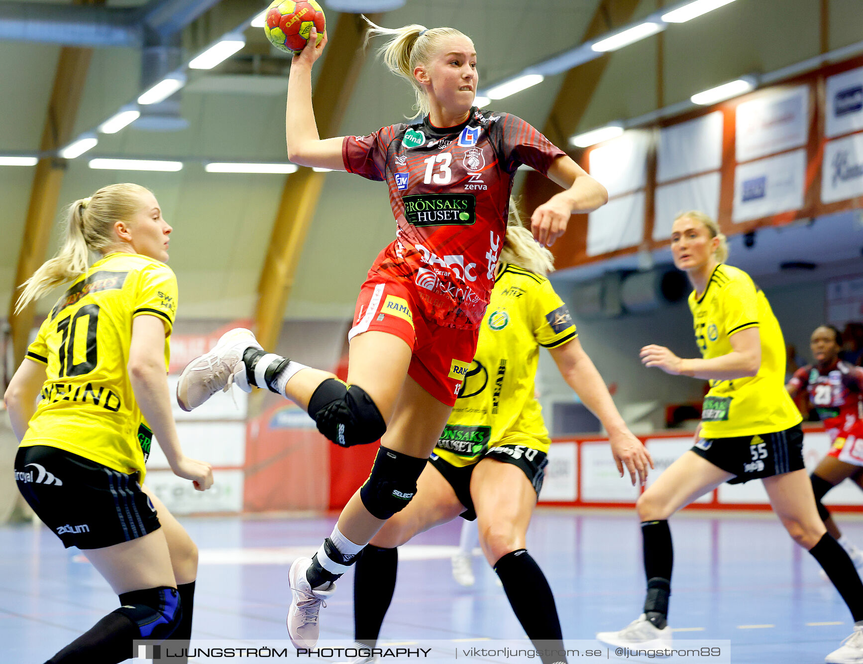 ATG Svenska Cupen 1/8-final Skövde HF-IK Sävehof 25-35,dam,Skövde Idrottshall,Skövde,Sverige,Handboll,,2024,348110