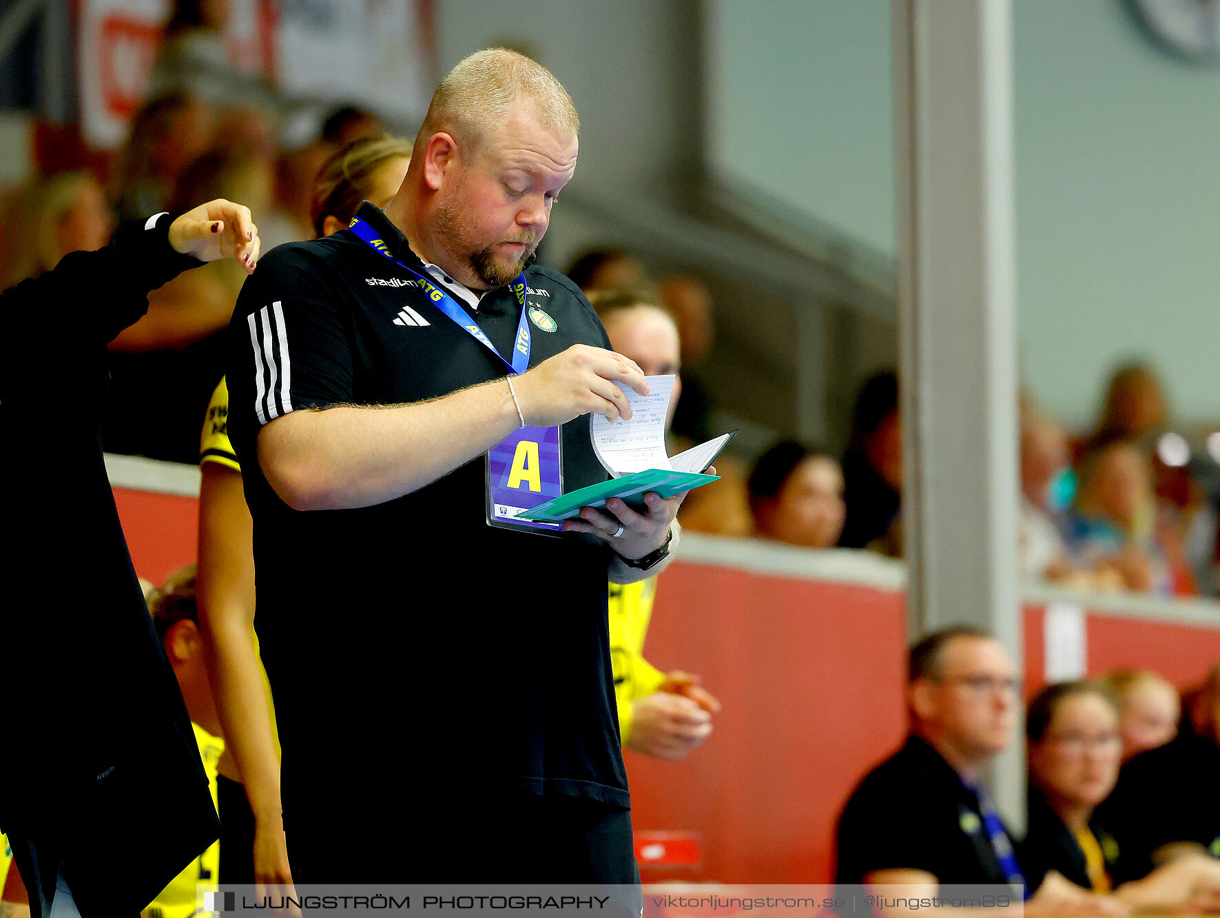 ATG Svenska Cupen 1/8-final Skövde HF-IK Sävehof 25-35,dam,Skövde Idrottshall,Skövde,Sverige,Handboll,,2024,348111