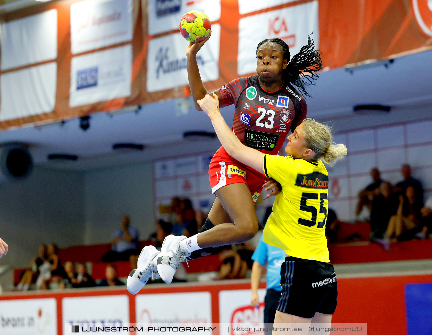 ATG Svenska Cupen 1/8-final Skövde HF-IK Sävehof 25-35,dam,Skövde Idrottshall,Skövde,Sverige,Handboll,,2024,348117