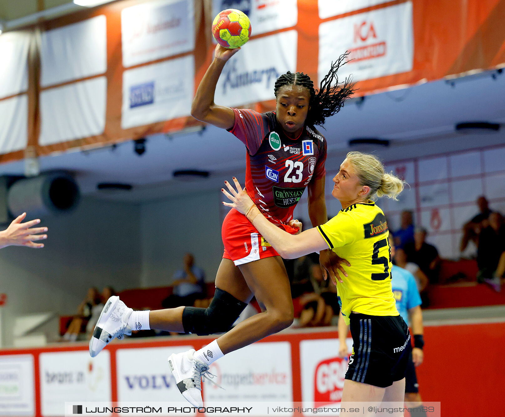 ATG Svenska Cupen 1/8-final Skövde HF-IK Sävehof 25-35,dam,Skövde Idrottshall,Skövde,Sverige,Handboll,,2024,348118