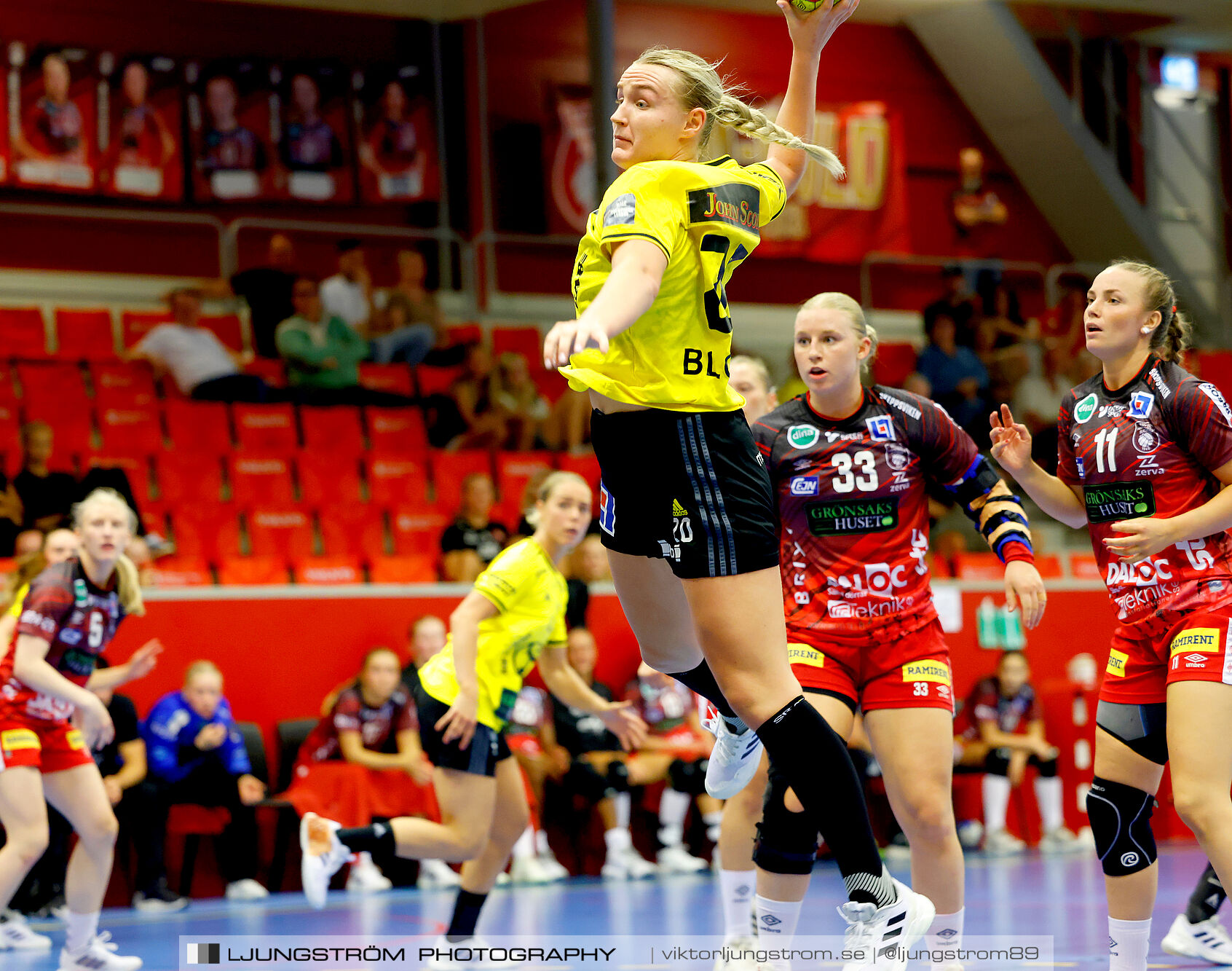 ATG Svenska Cupen 1/8-final Skövde HF-IK Sävehof 25-35,dam,Skövde Idrottshall,Skövde,Sverige,Handboll,,2024,348145