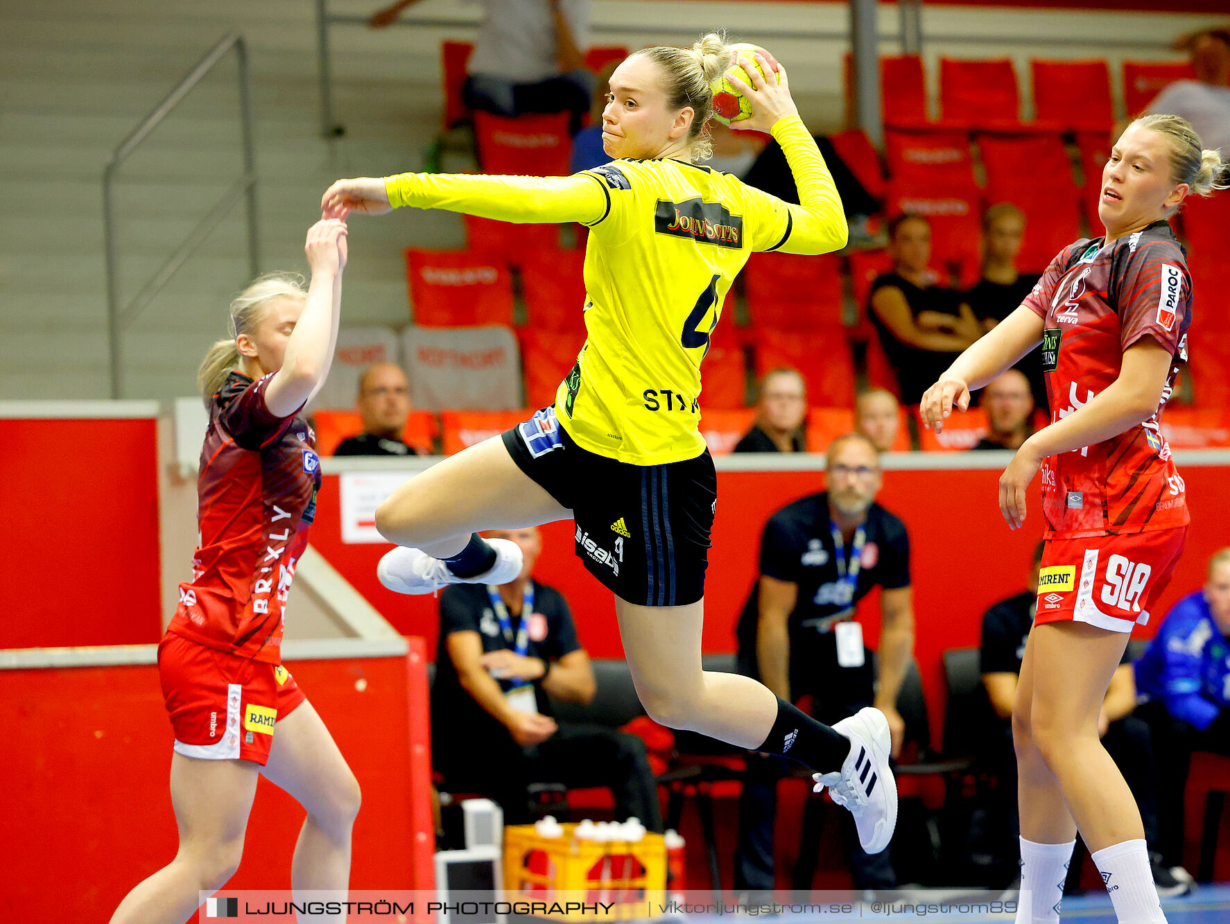 ATG Svenska Cupen 1/8-final Skövde HF-IK Sävehof 25-35,dam,Skövde Idrottshall,Skövde,Sverige,Handboll,,2024,348153