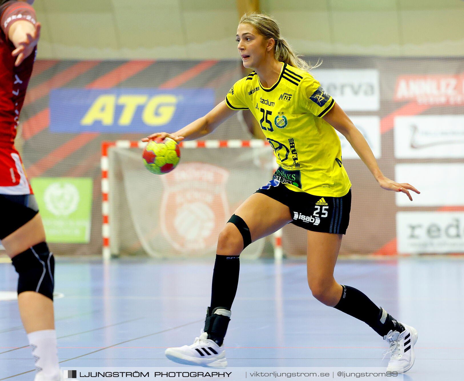 ATG Svenska Cupen 1/8-final Skövde HF-IK Sävehof 25-35,dam,Skövde Idrottshall,Skövde,Sverige,Handboll,,2024,348160