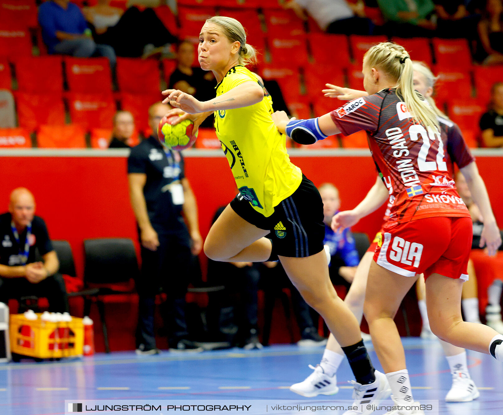 ATG Svenska Cupen 1/8-final Skövde HF-IK Sävehof 25-35,dam,Skövde Idrottshall,Skövde,Sverige,Handboll,,2024,348161