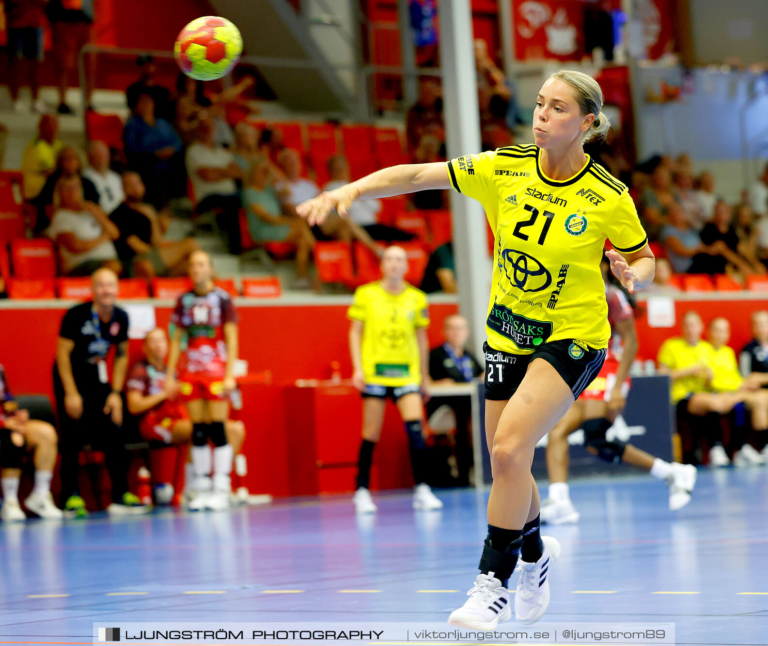 ATG Svenska Cupen 1/8-final Skövde HF-IK Sävehof 25-35,dam,Skövde Idrottshall,Skövde,Sverige,Handboll,,2024,348176