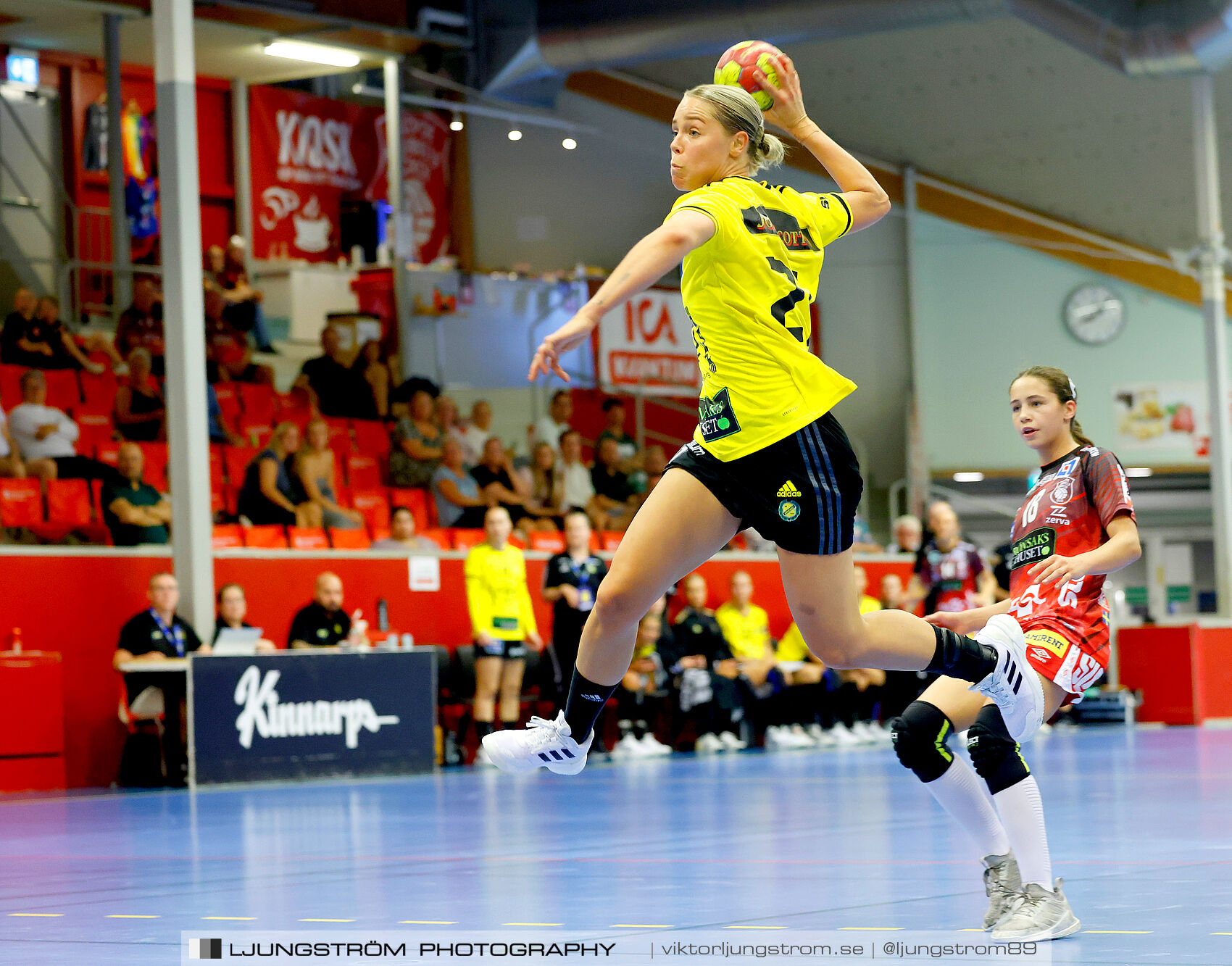 ATG Svenska Cupen 1/8-final Skövde HF-IK Sävehof 25-35,dam,Skövde Idrottshall,Skövde,Sverige,Handboll,,2024,348185