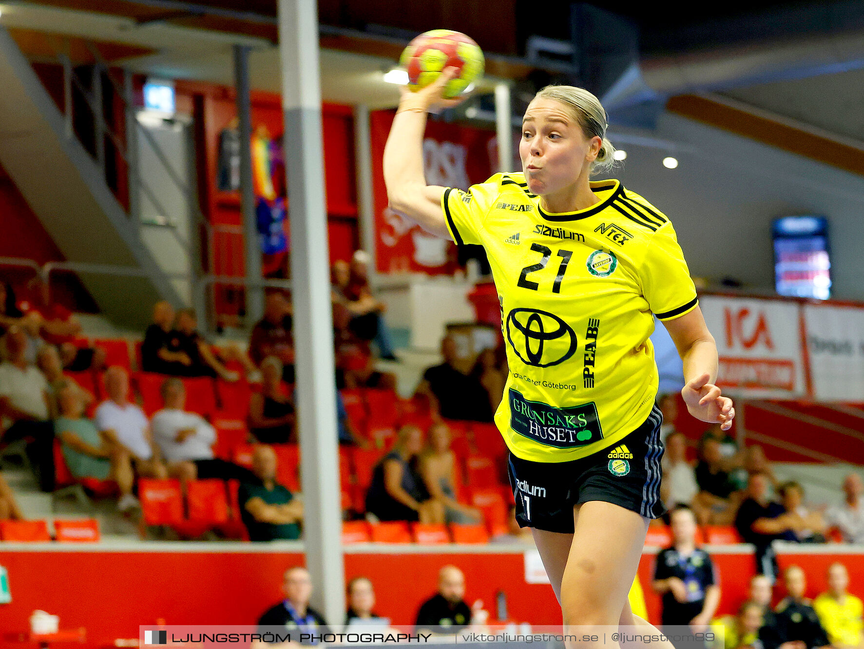 ATG Svenska Cupen 1/8-final Skövde HF-IK Sävehof 25-35,dam,Skövde Idrottshall,Skövde,Sverige,Handboll,,2024,348188