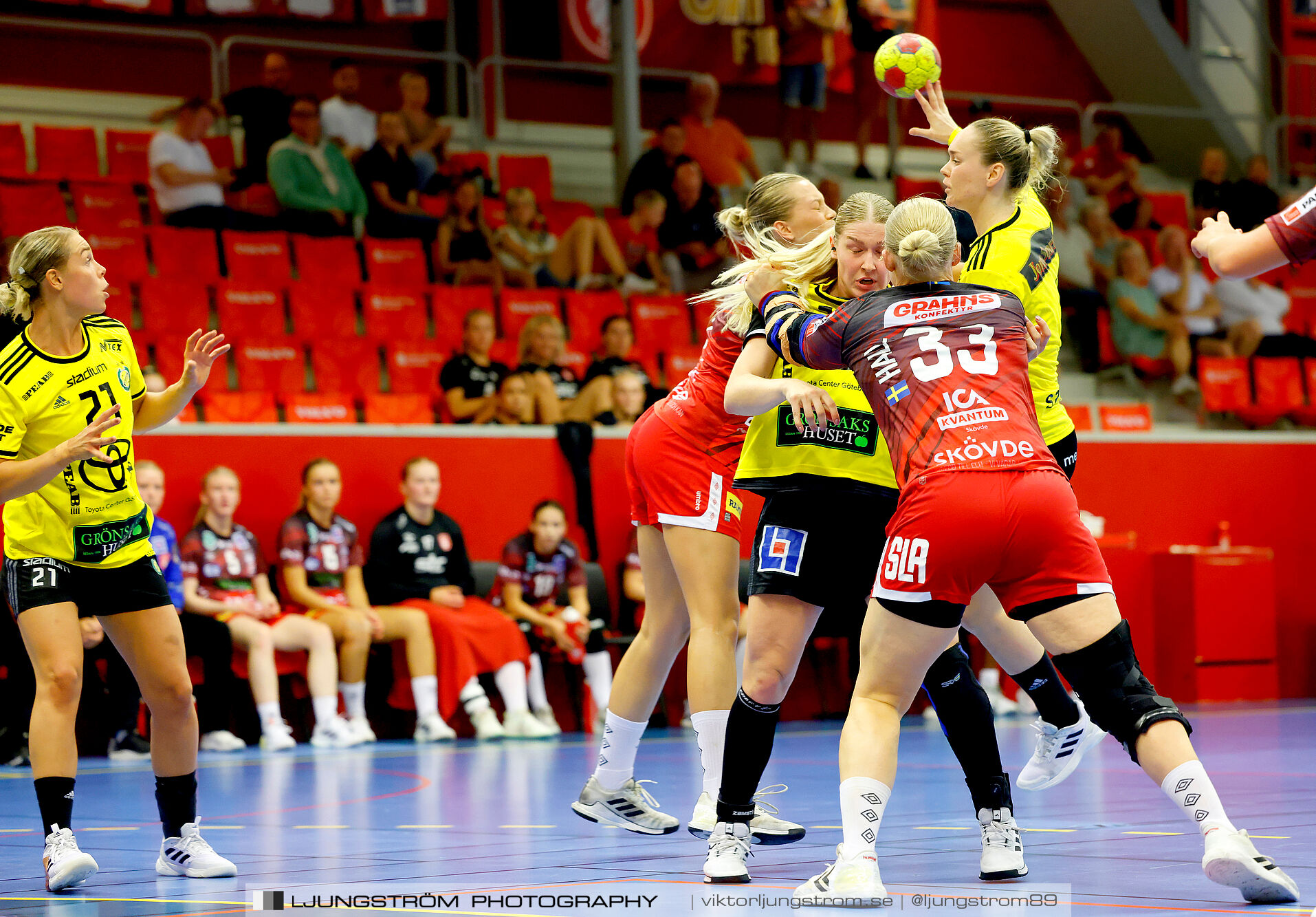 ATG Svenska Cupen 1/8-final Skövde HF-IK Sävehof 25-35,dam,Skövde Idrottshall,Skövde,Sverige,Handboll,,2024,348196