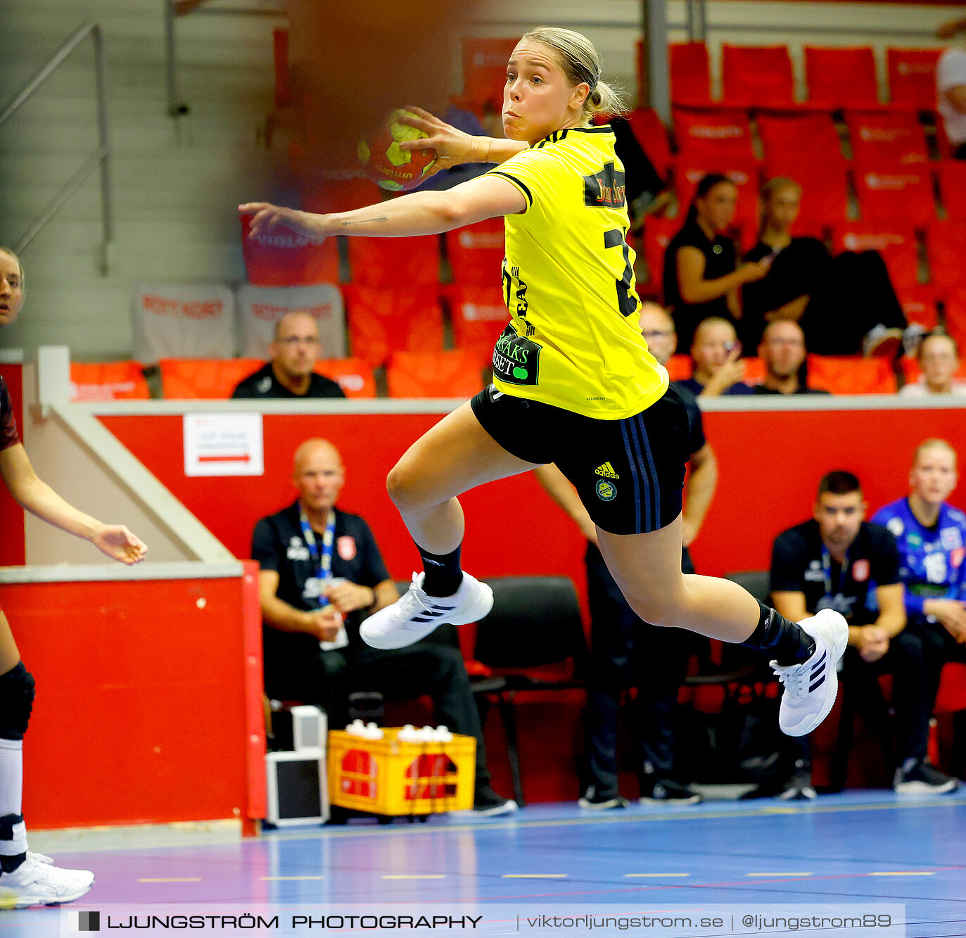 ATG Svenska Cupen 1/8-final Skövde HF-IK Sävehof 25-35,dam,Skövde Idrottshall,Skövde,Sverige,Handboll,,2024,348198