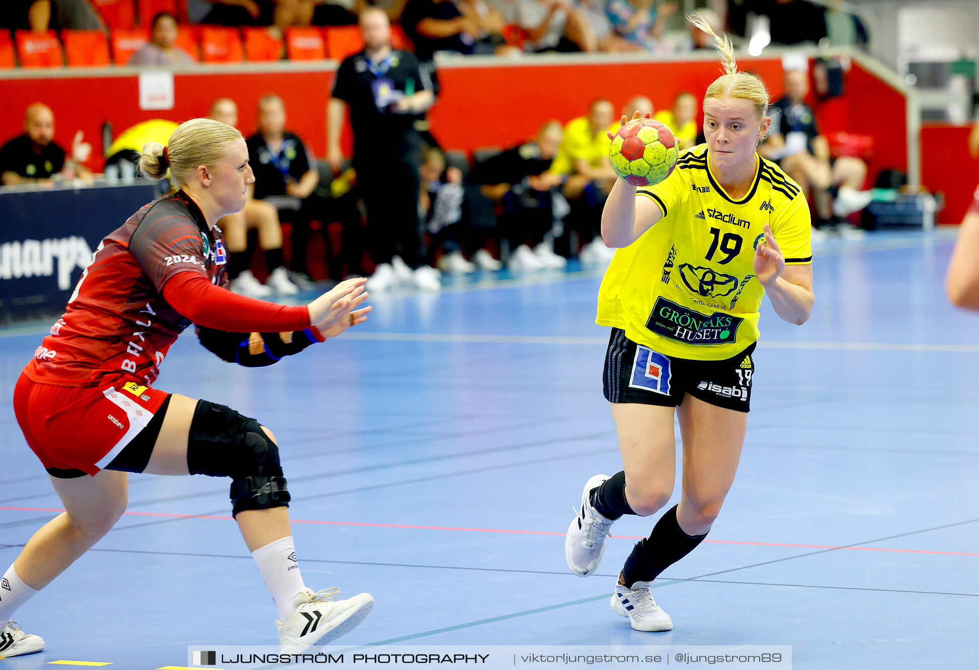 ATG Svenska Cupen 1/8-final Skövde HF-IK Sävehof 25-35,dam,Skövde Idrottshall,Skövde,Sverige,Handboll,,2024,348201