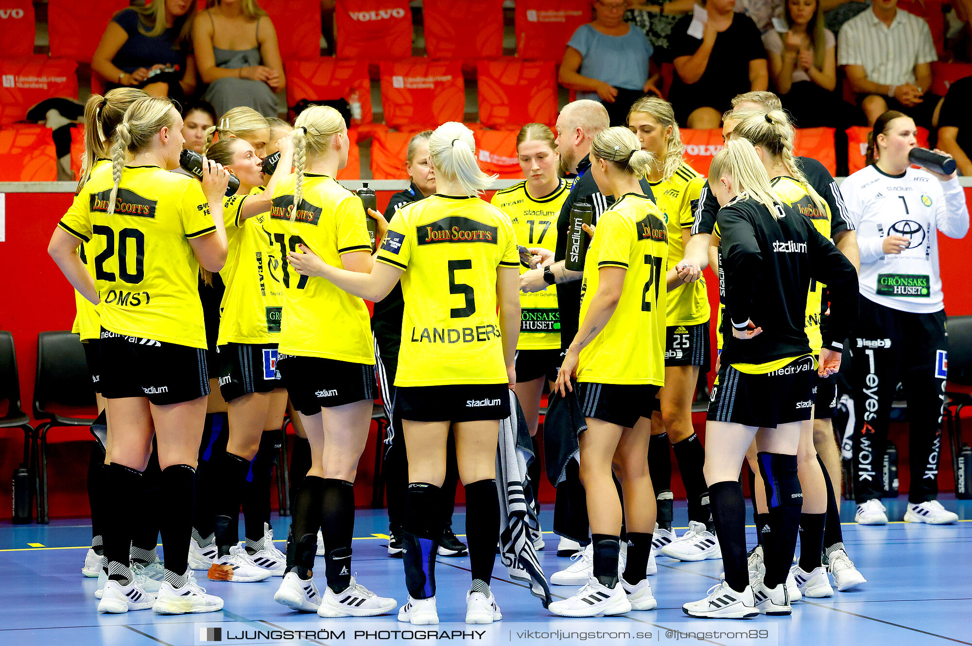 ATG Svenska Cupen 1/8-final Skövde HF-IK Sävehof 25-35,dam,Skövde Idrottshall,Skövde,Sverige,Handboll,,2024,348205